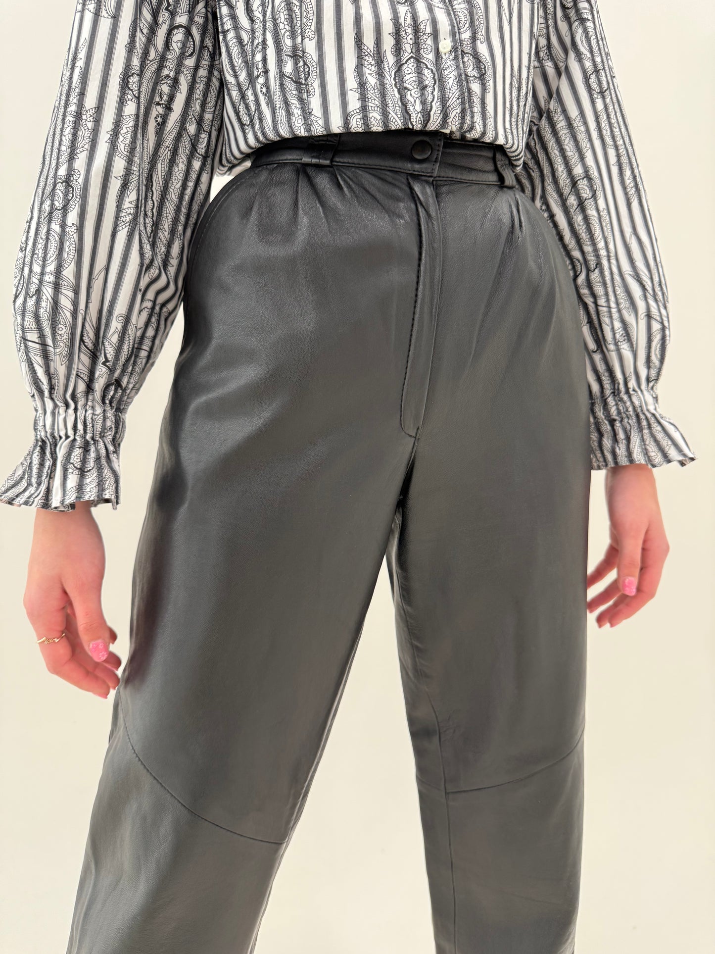 Pantaloni mom fit din piele naturală extrem de moale cu talie ultra înaltă