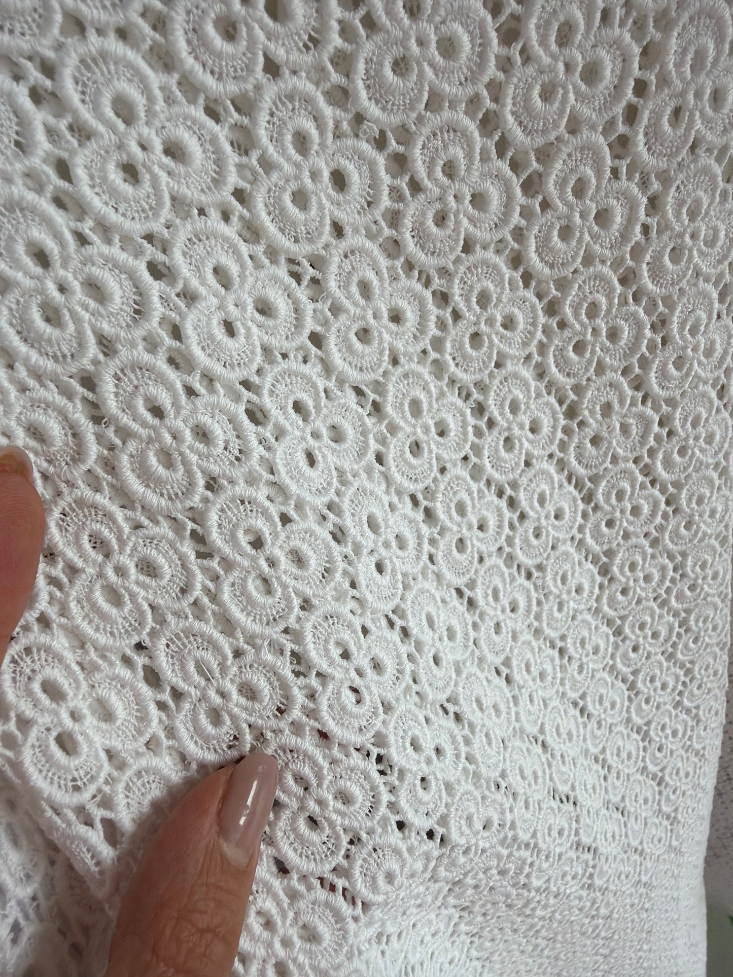 Rochie bijuterie din macrame fin lucrat manual în croi minimalist