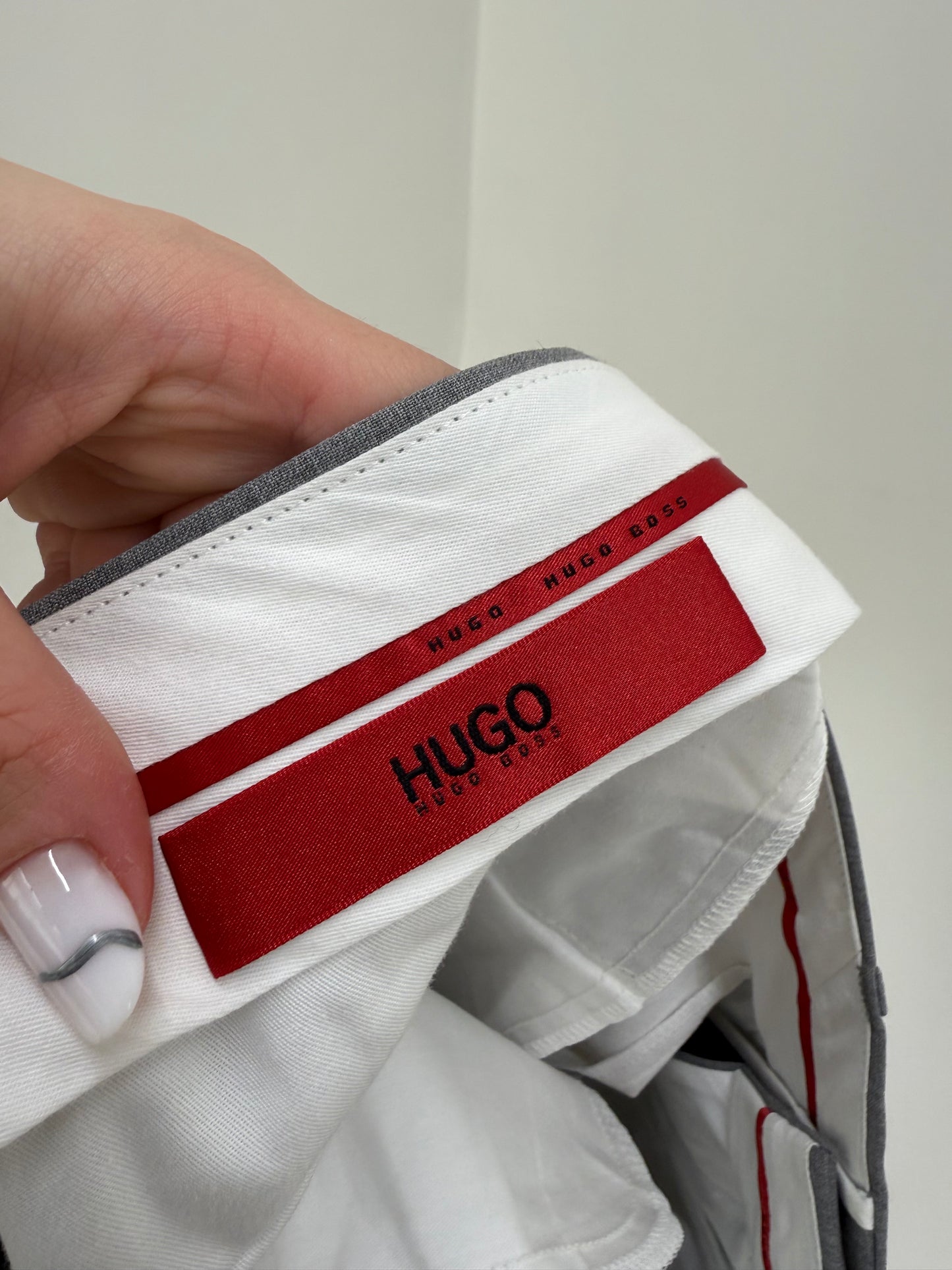 Pantaloni business Hugo Boss din stofita subțire de primăvară silver gray