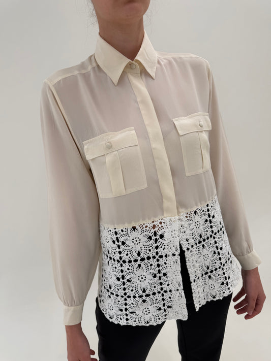 Cămașa din mătase naturală cu dantelă macrame lucrată manual