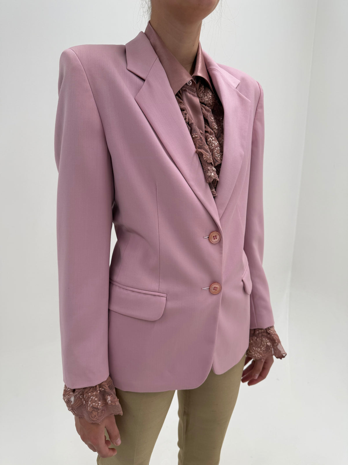 Sacou Ungaro light pink din lana extrafina în croi clasic ușor cambrat