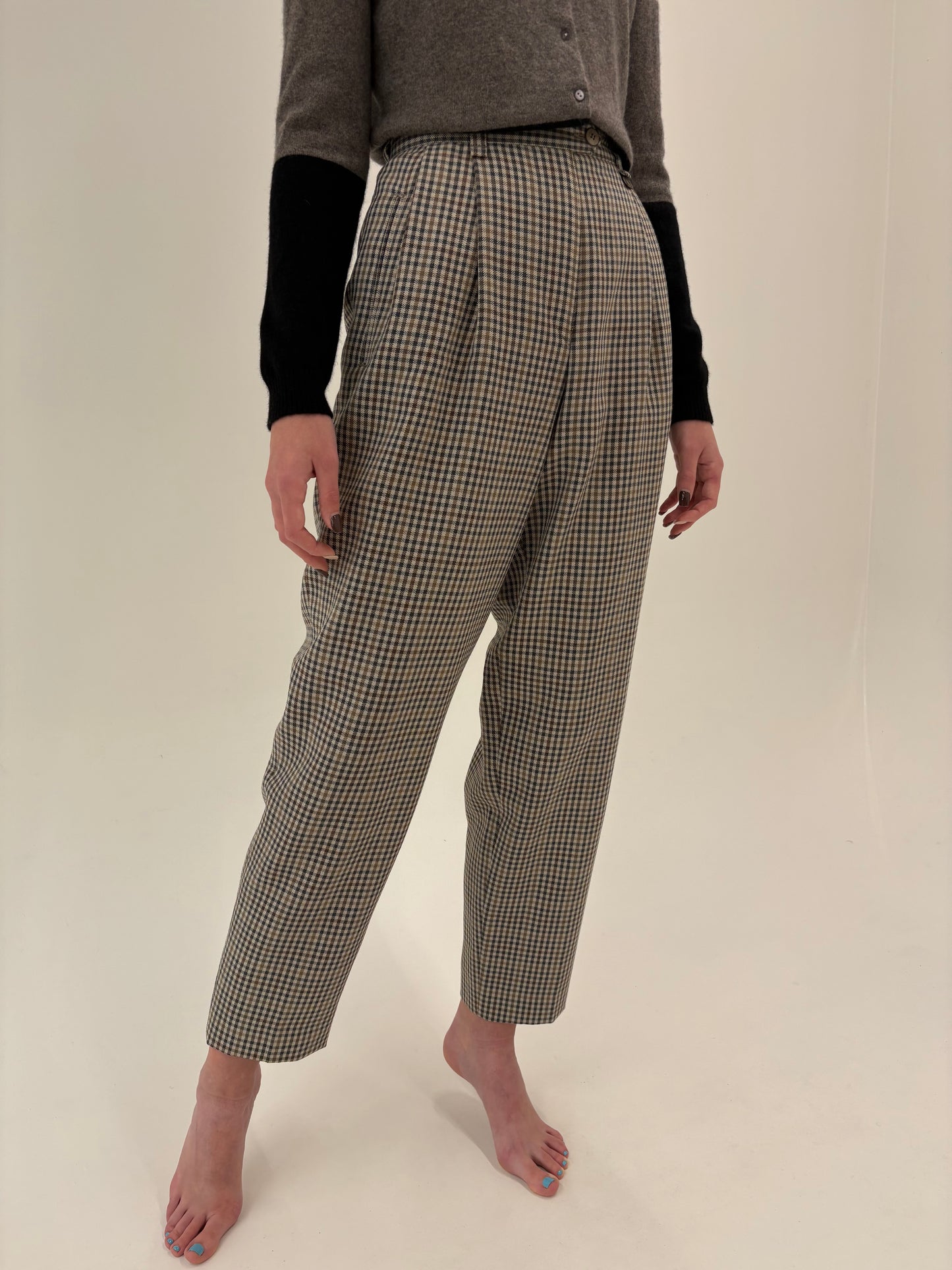 Pantaloni cu talie ultra înaltă și carouri în culori neutre din lana extrafina