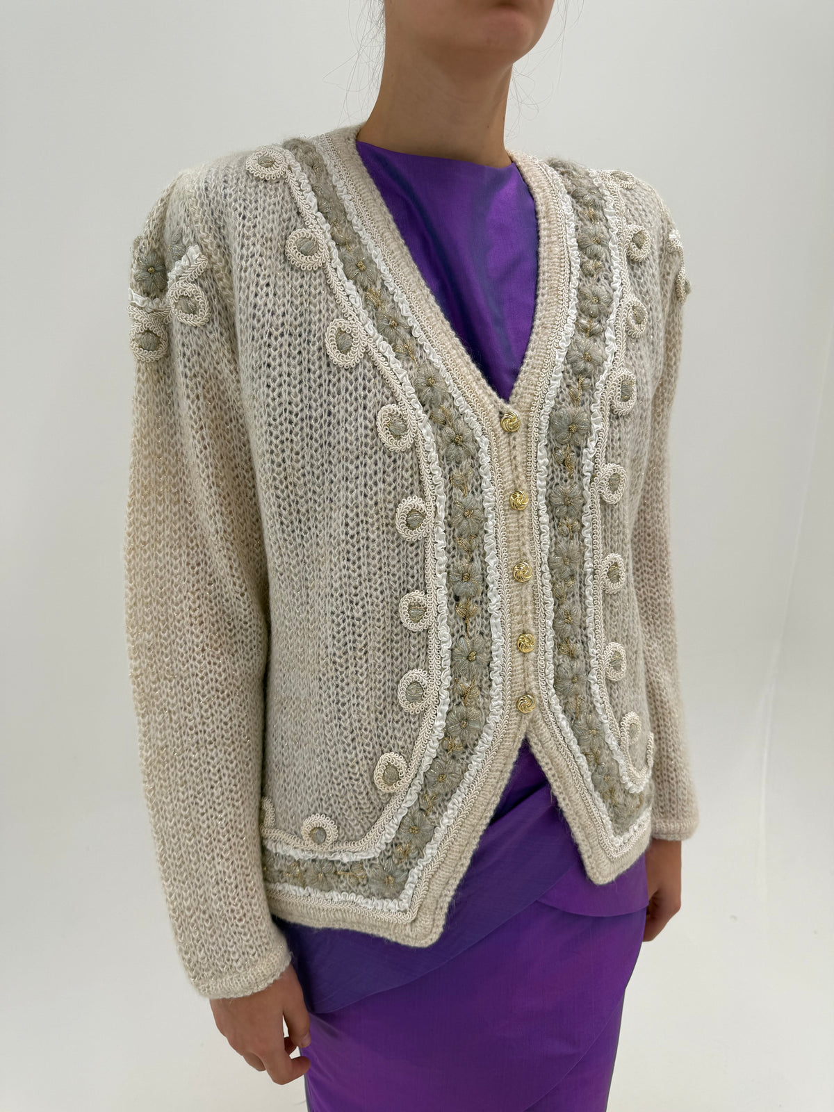 Jacheta vintage / cardigan bijuterie cu broderie manuală 3D din lana