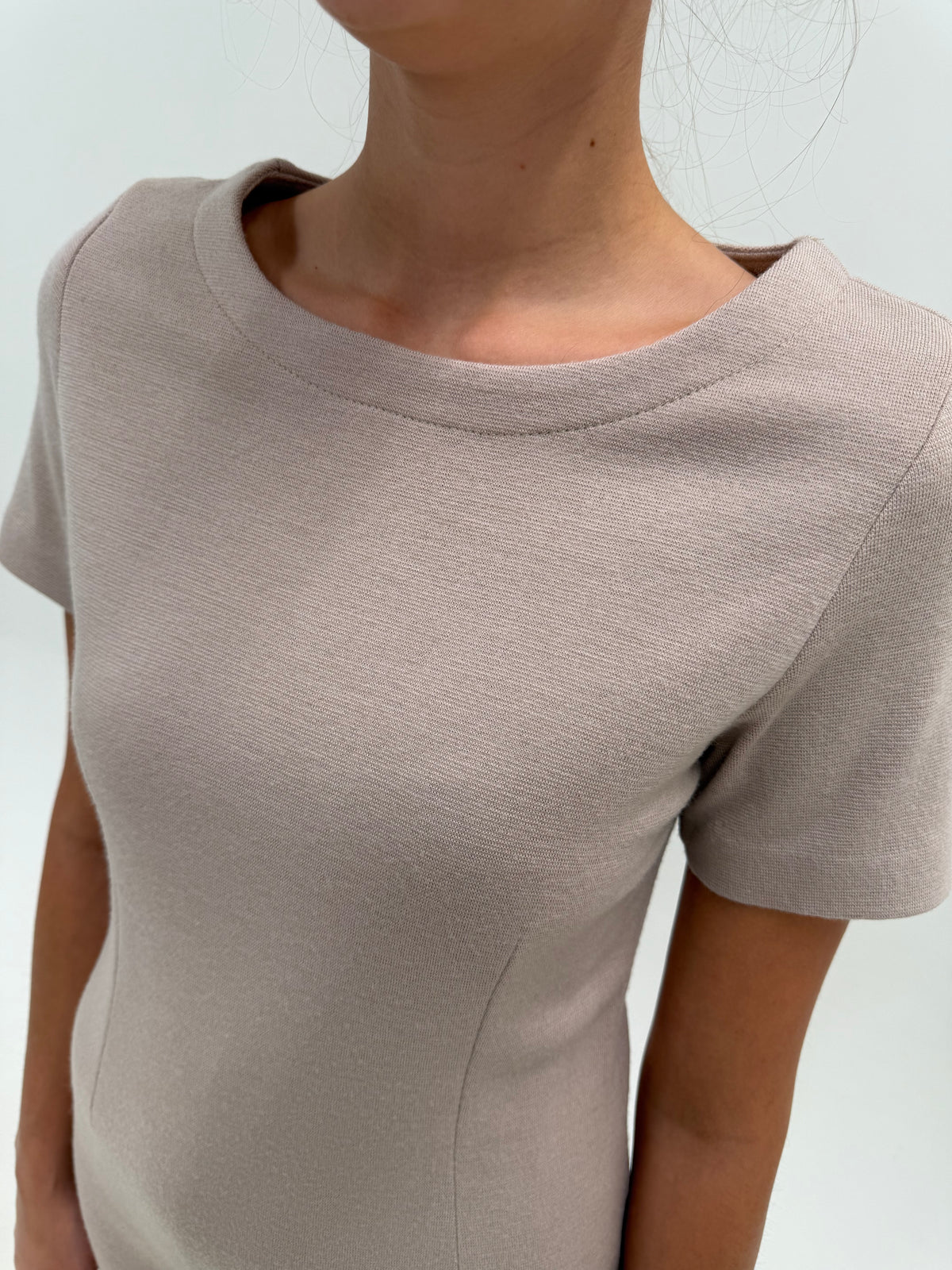 Rochie vintage dusty pink din tricot extrafin 70% lana in croi clasic minimalist