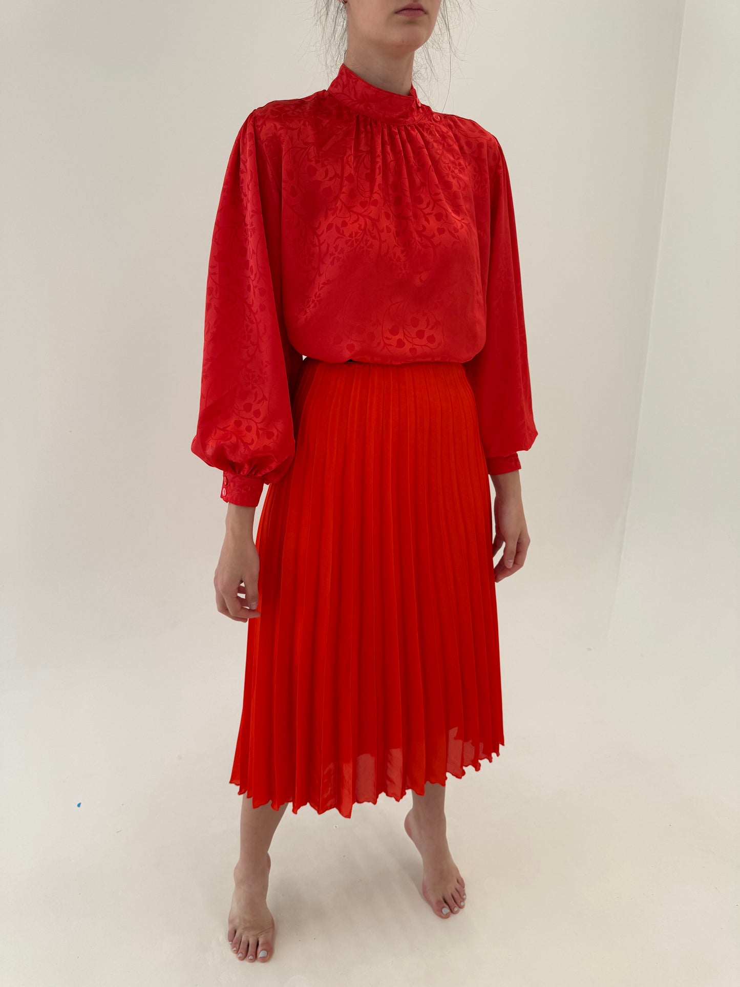 Fustă plisată midi spre maxi electric coral red cu talie ultra înaltă elastică