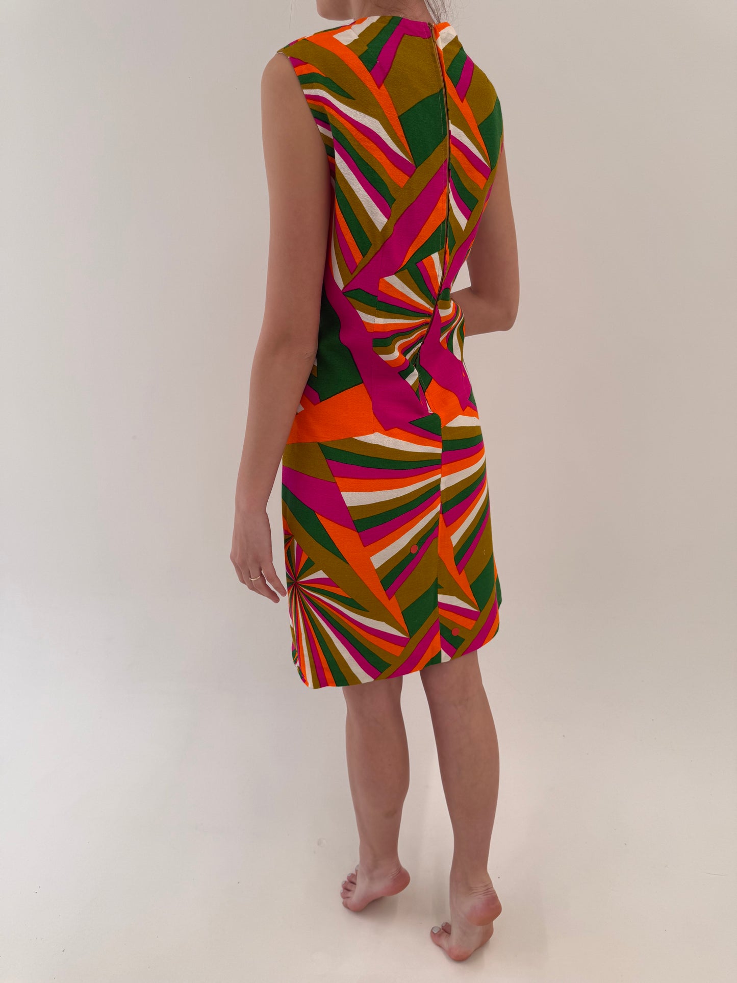 Rochie Old vintage anii 60 târzii cu print specific  în culori tari