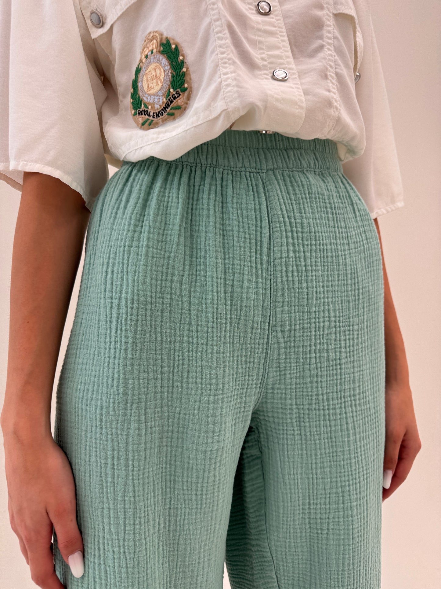 Pantaloni culottes din muselina de bumbac mint green cu talie elastică