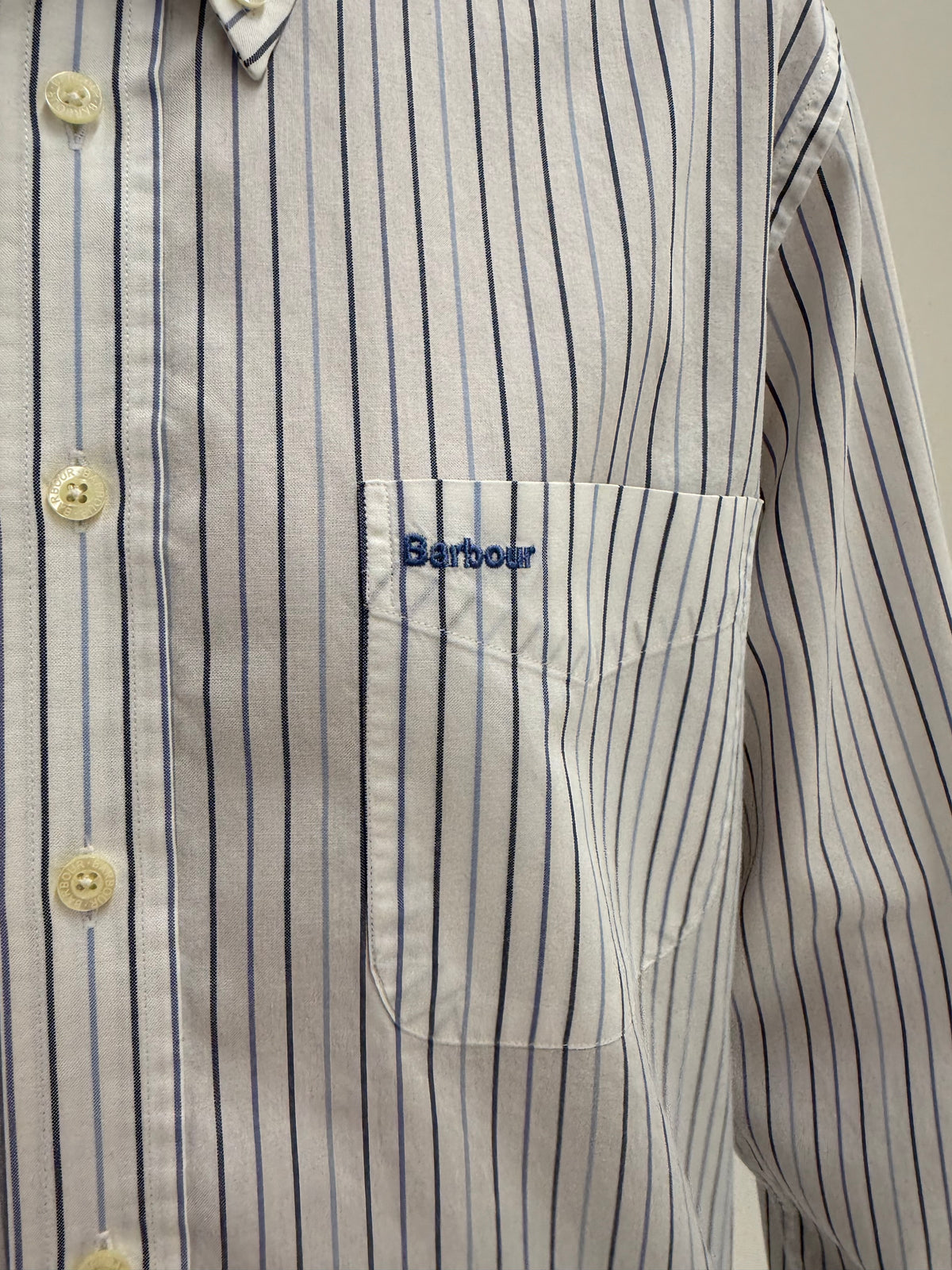 Cămașa Barbour în dungi fine verticale din poplin premium de bumbac