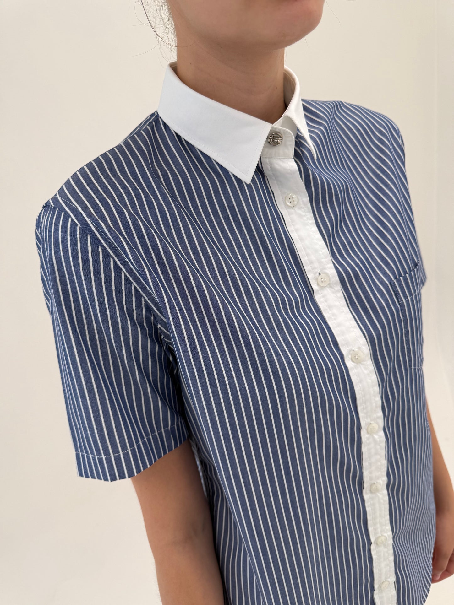 Cămașa Dolce&Gabbana cu dungi fine și influențe casual din poplin