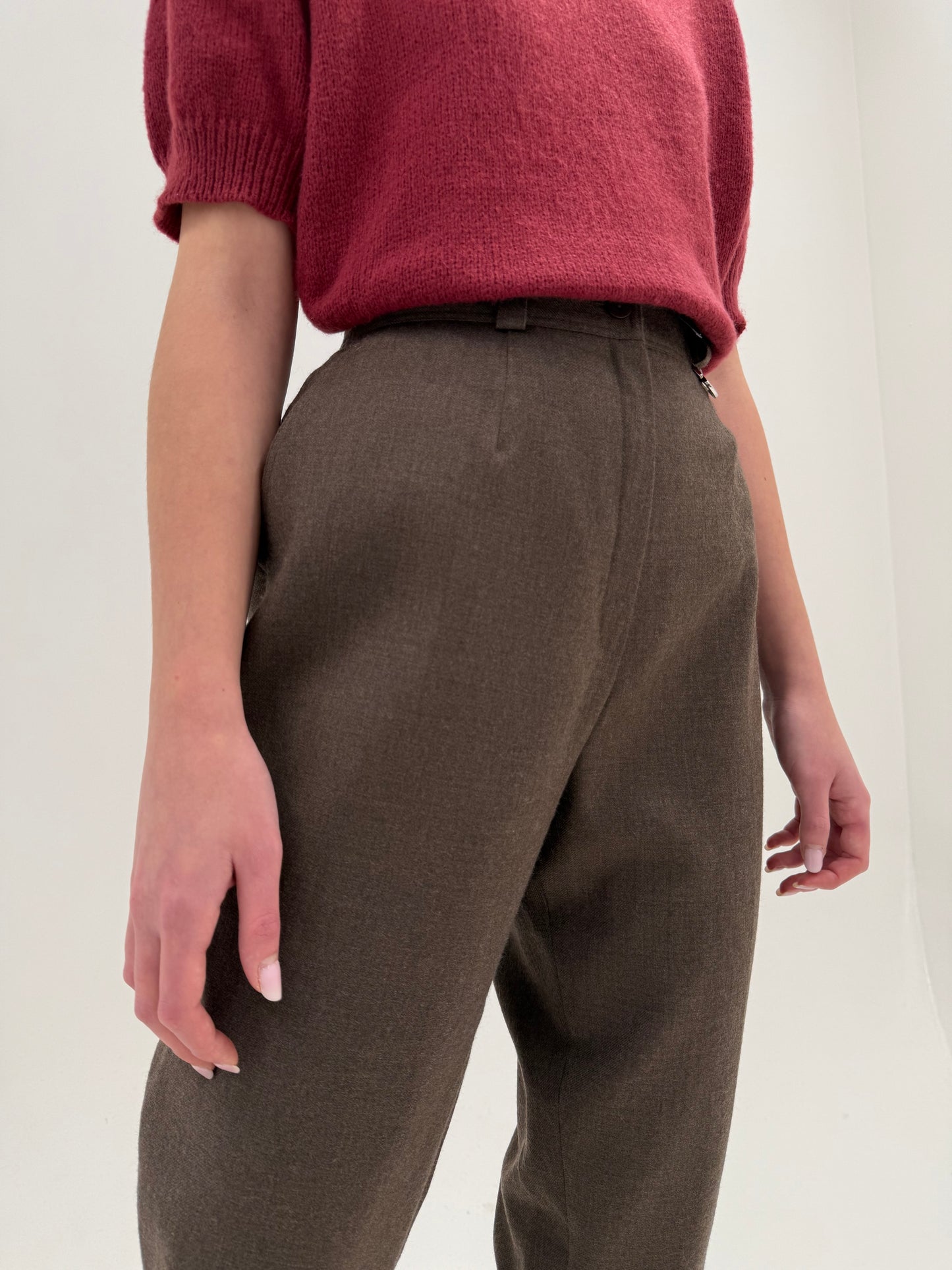 Pantaloni taupe brown cu talie ultra înaltă din lana extrafina groasă