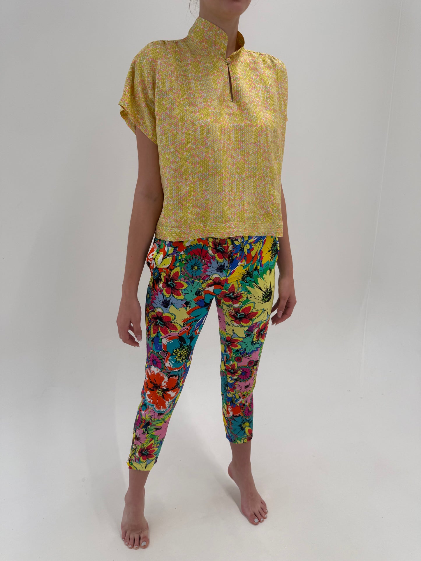 Pantaloni petite Roberto Cavalli din mătase naturală în croi clasic cu influențe casual