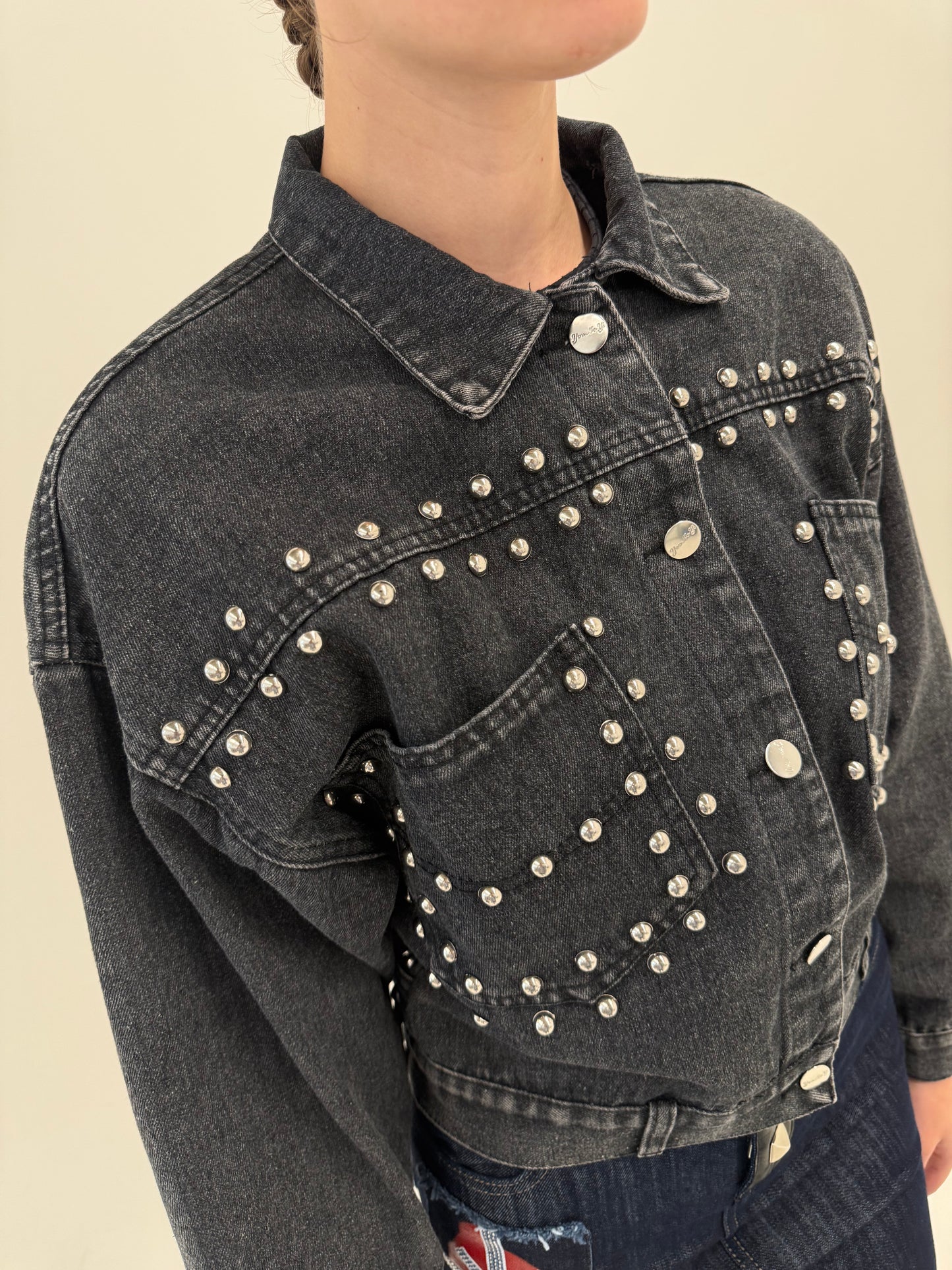 Jacheta vintage cu feronerie argintie din jeans moale de vată subțire