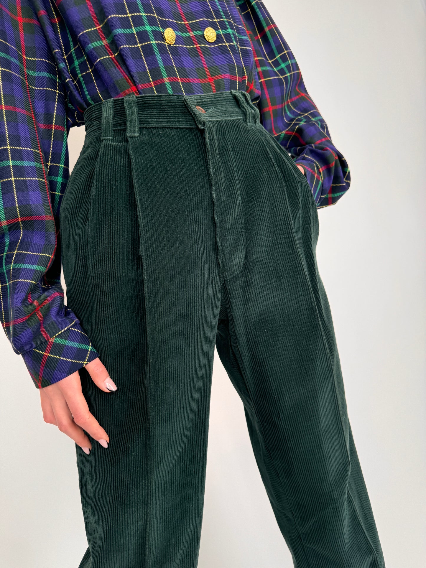 Pantaloni vintage cu pense din catifea groasă raiata forest green tall