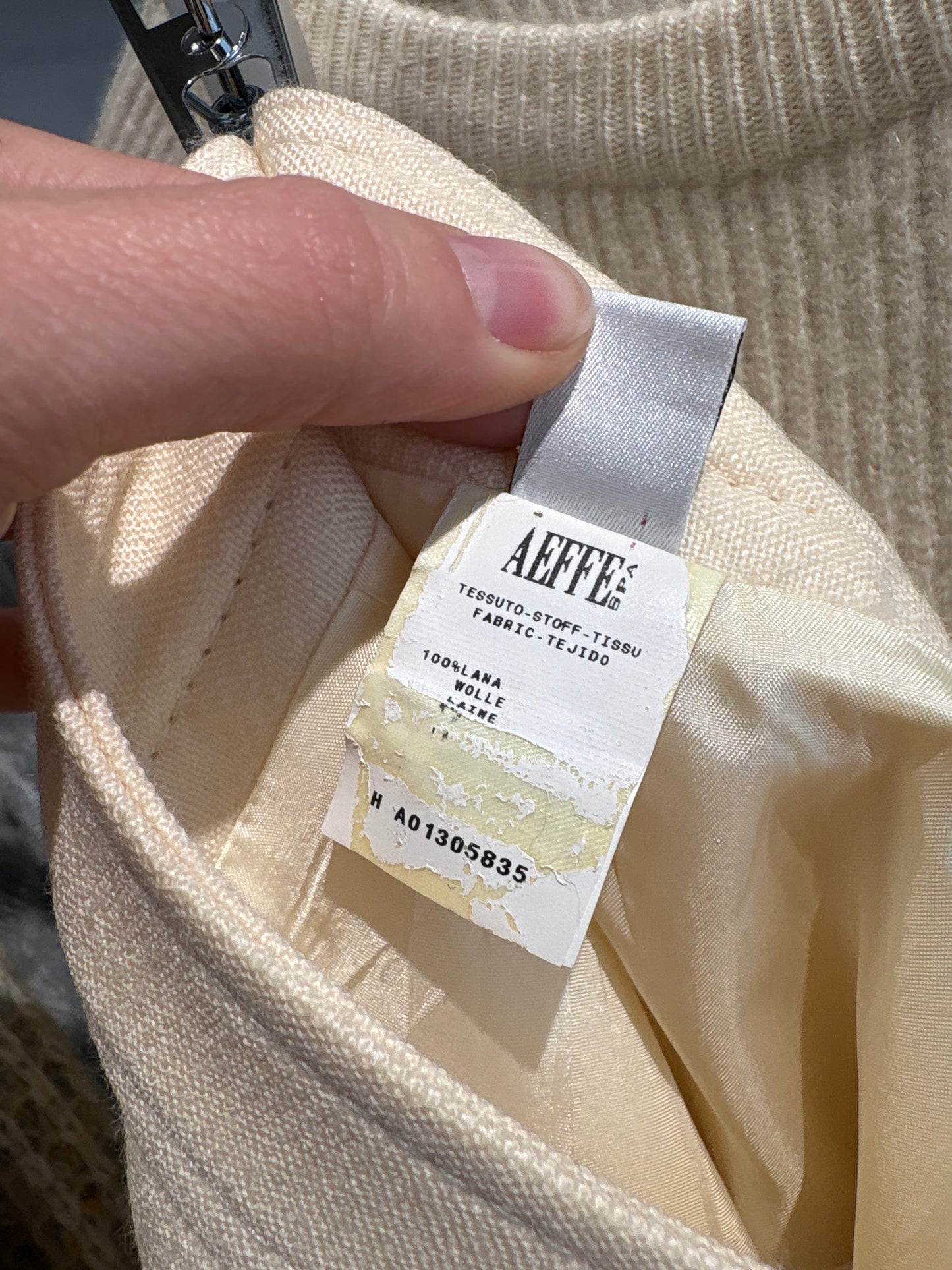 Fustă luxury Moschino din worsted wool cu tinuta și talie ultra înaltă cu pliseuri