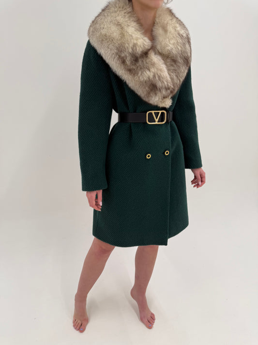 Palton old vintage de colecție anii 60 cu guler masiv din blană naturală