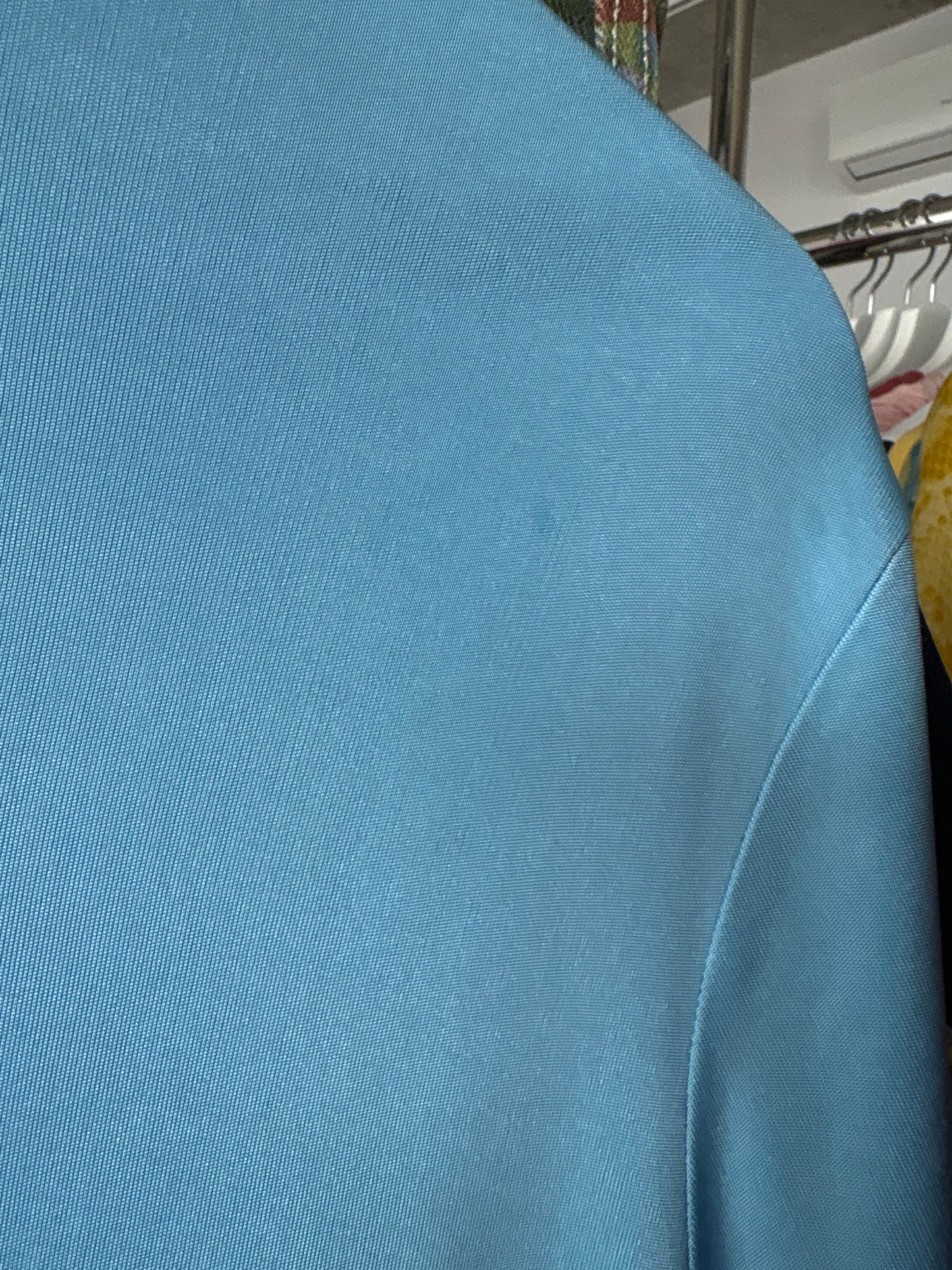 Top polo baby blue de grand luxury Les Copains din jerse de mătase naturală