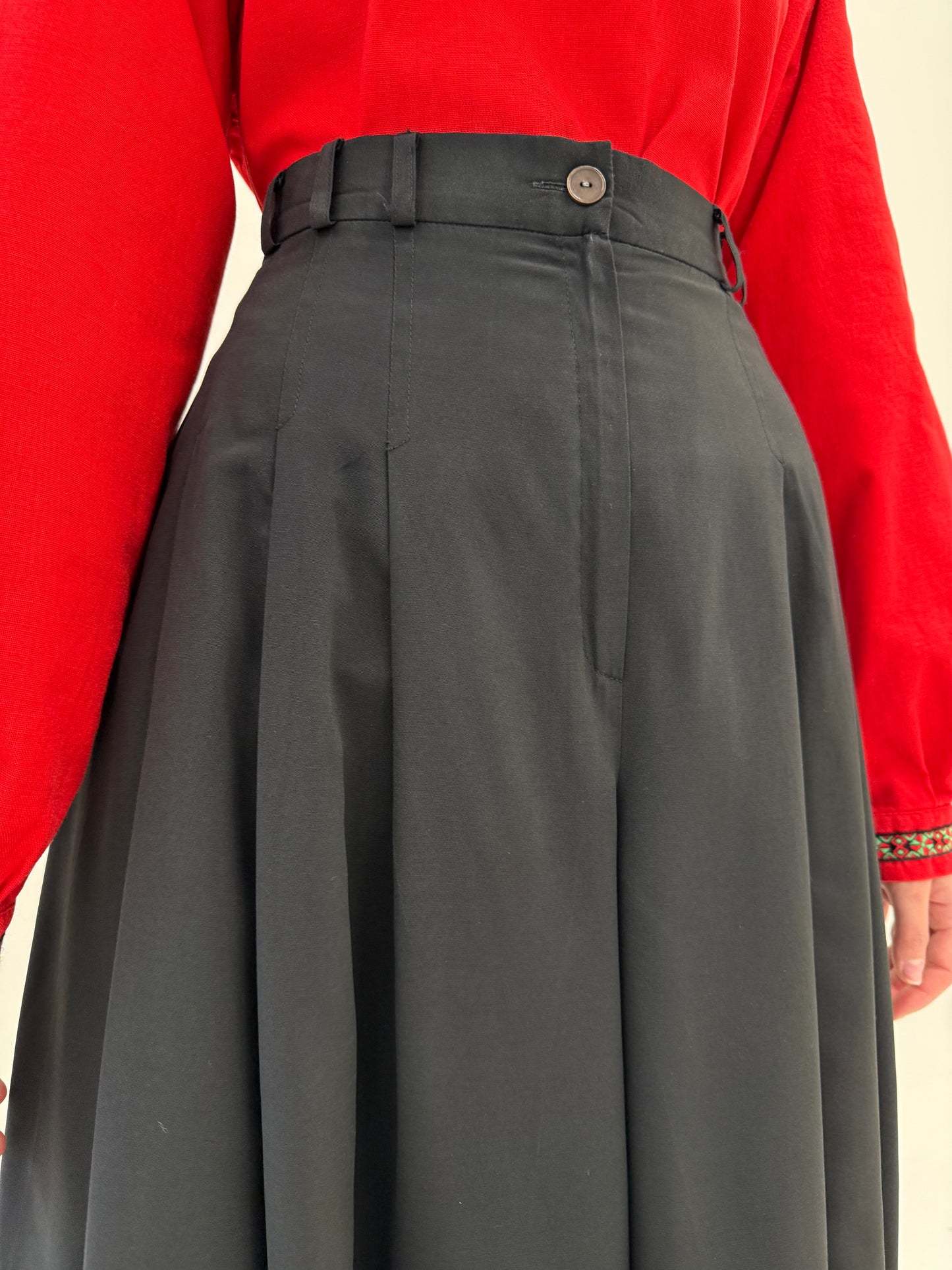 Fustă pantaloni neagră cu talie ultra marcată extrem de înaltă