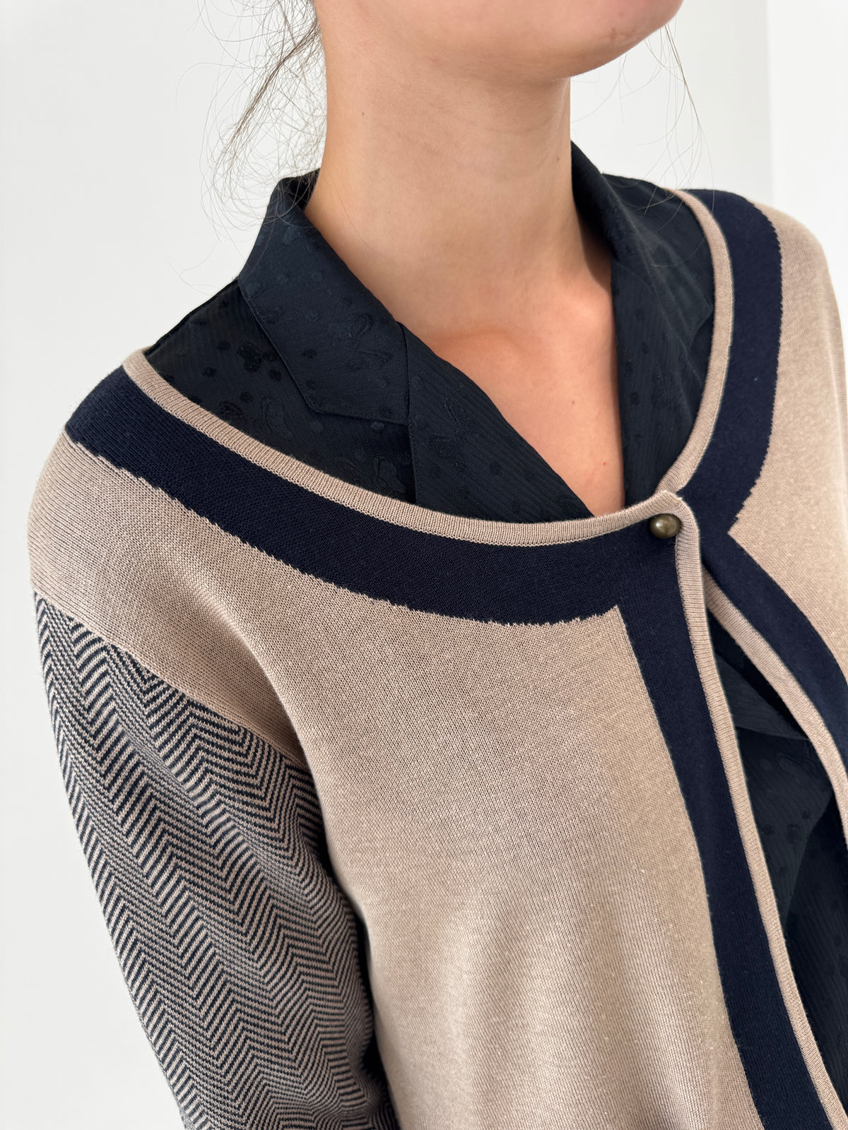 Cardigan Max Mara din lana extrafina și mătase naturală camel și Navy blue
