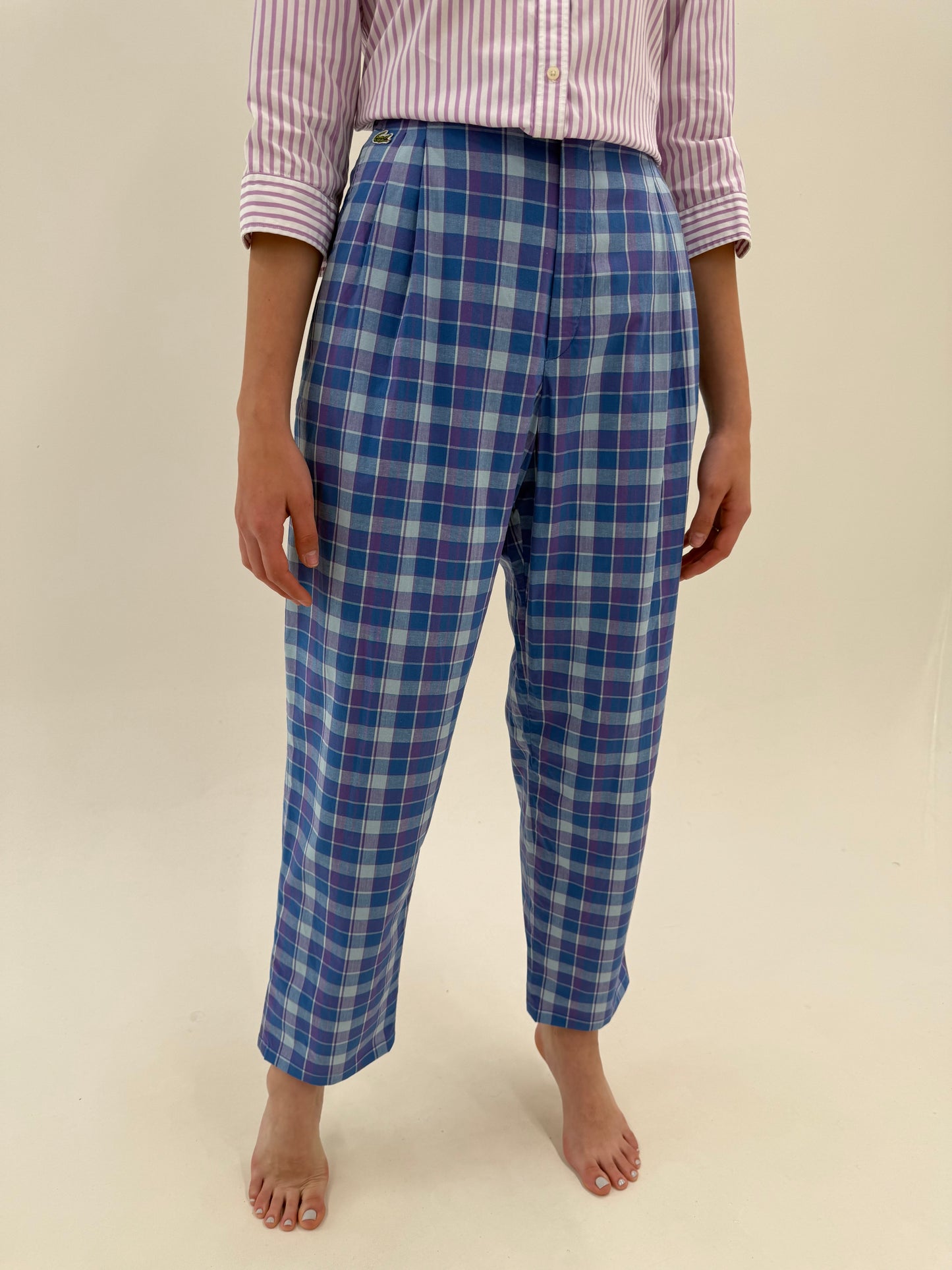 Pantaloni vintage Lacoste în carouri cu pense și talie ultra înaltă