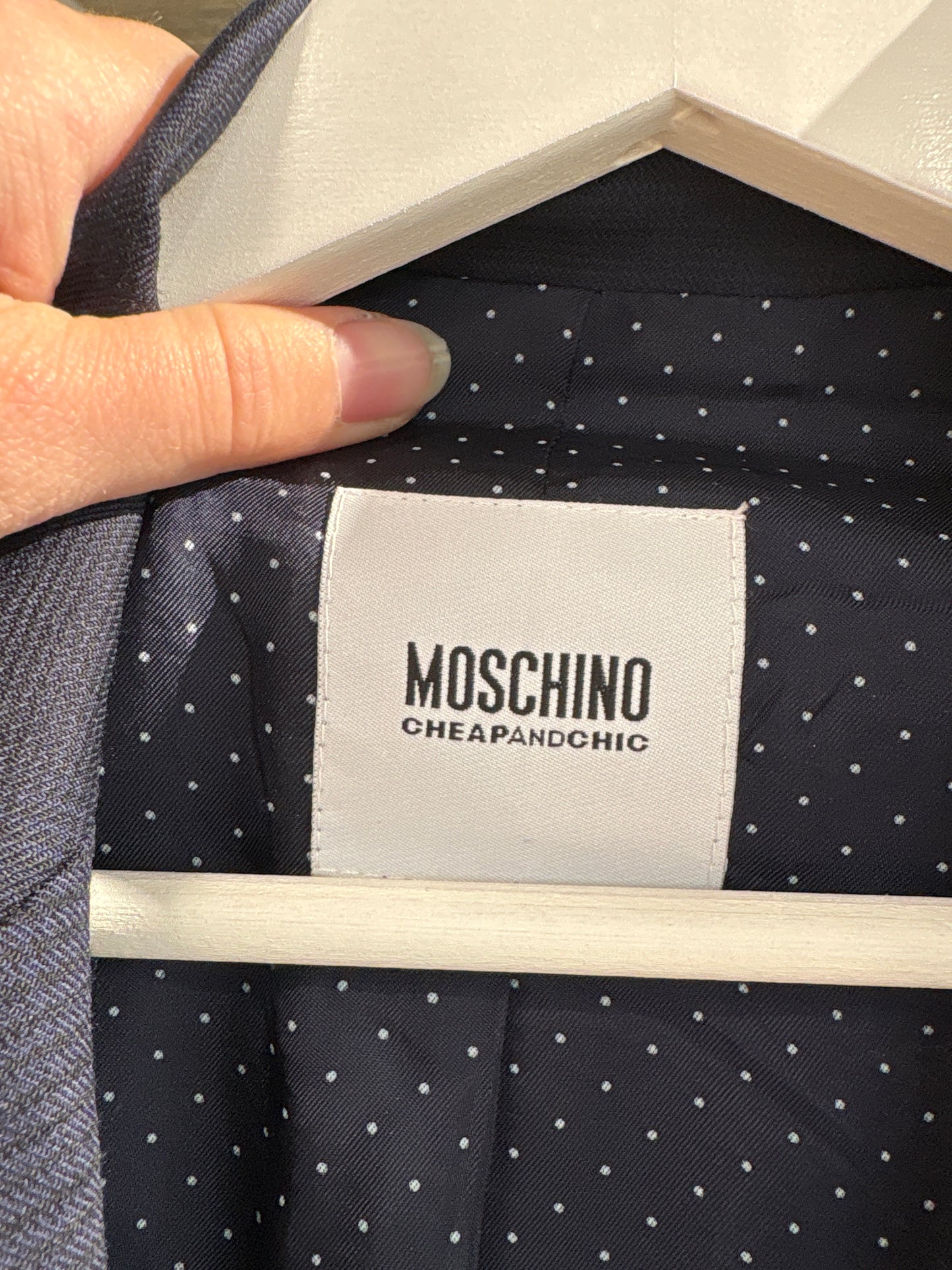Costum Moschino în croi super actual din lana extrafina cu pantaloni palazzo