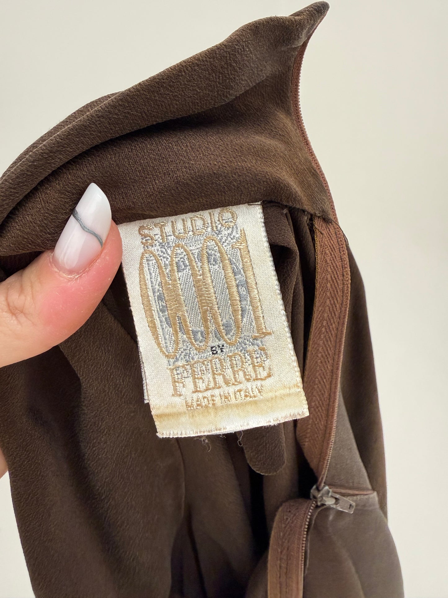 Cămașa luxury Gianfranco Ferre din mătase naturală cu bust drapat