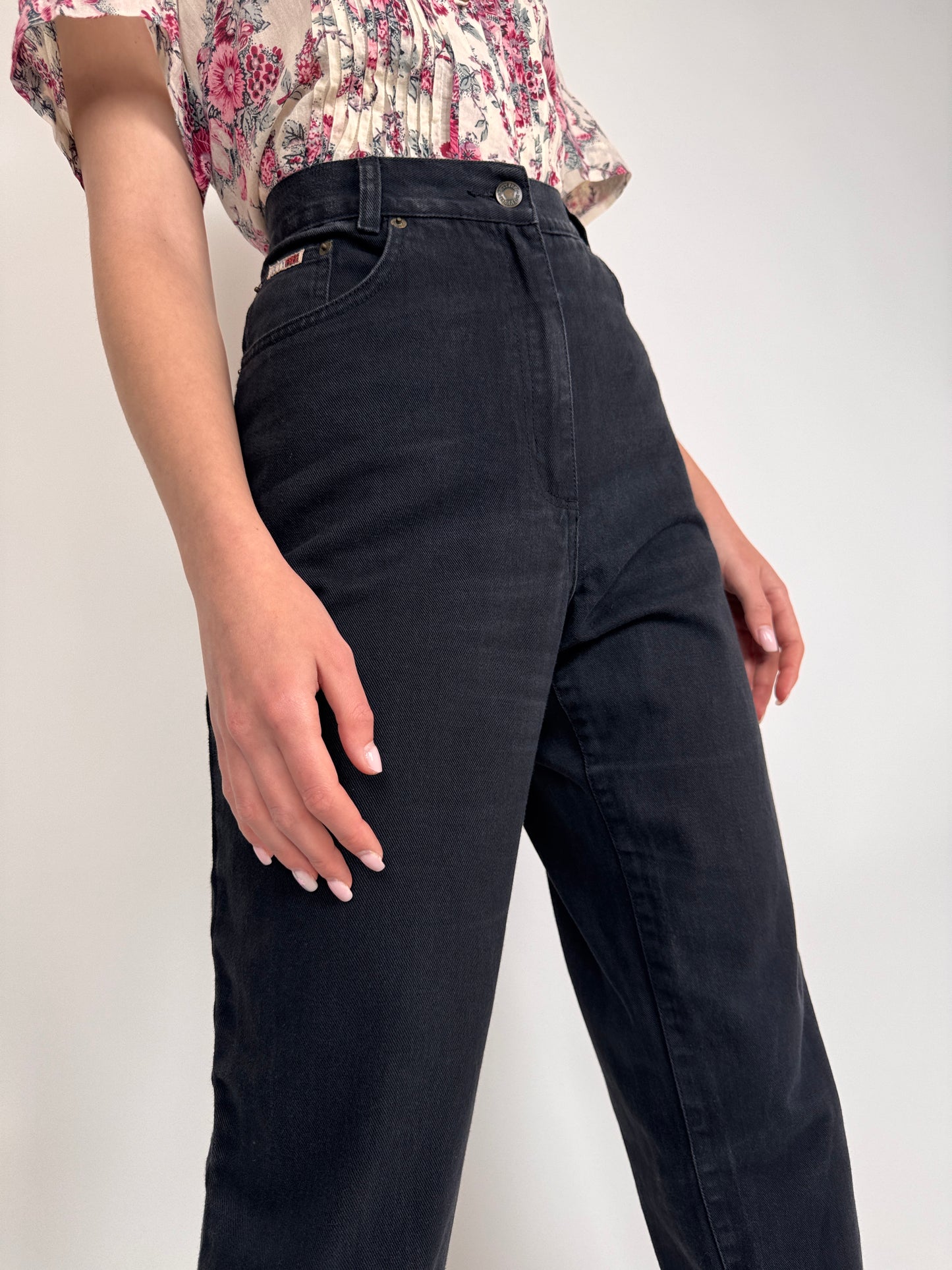 Jeanși vintage mom fit cu talie ultra înaltă