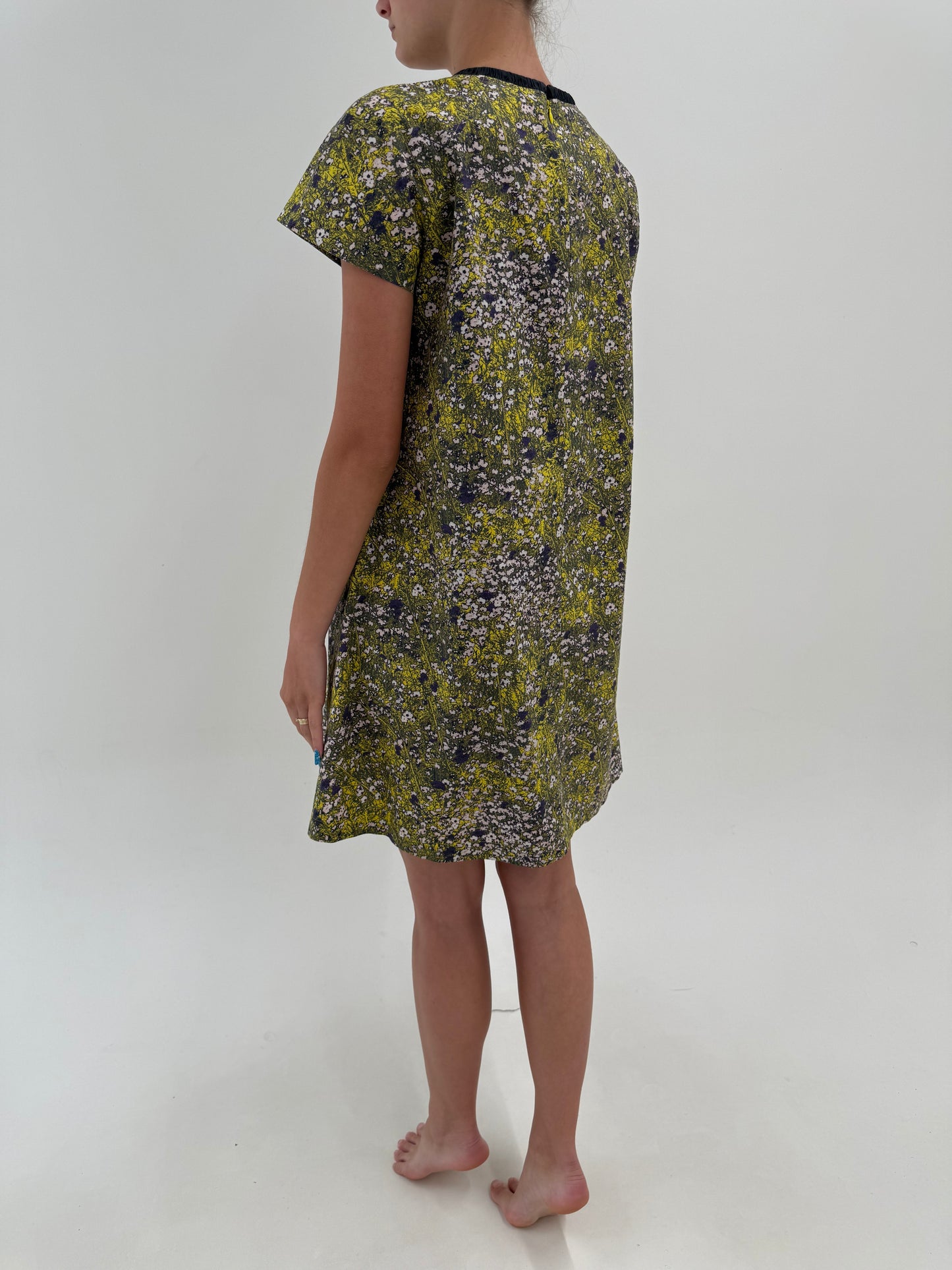 Rochie de brand luxury Cacharel în croi actual din canvas extrafin de bumbac