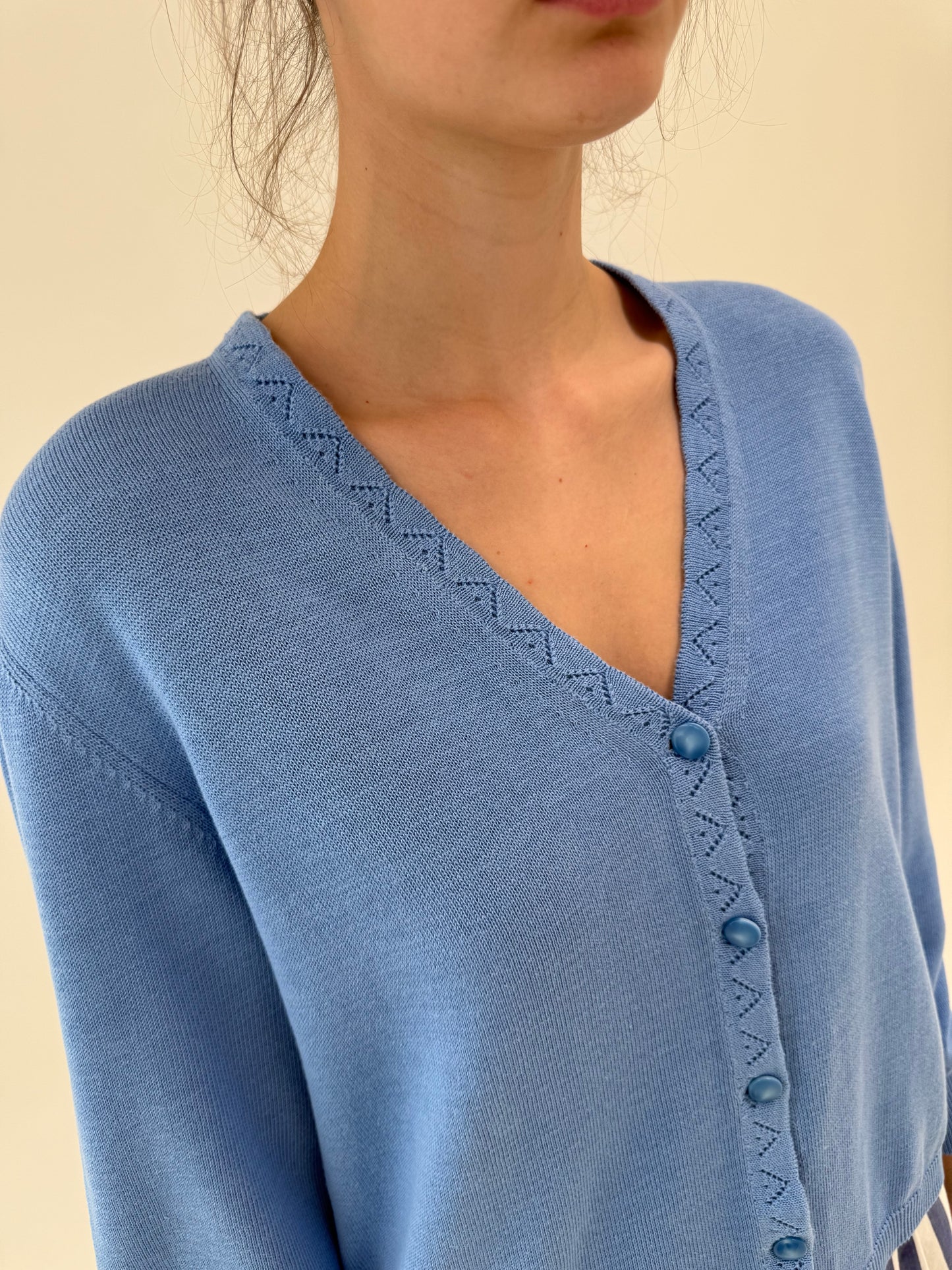 Cardigan albastru ciel vintage din bumbac premium cu manșete îngustate