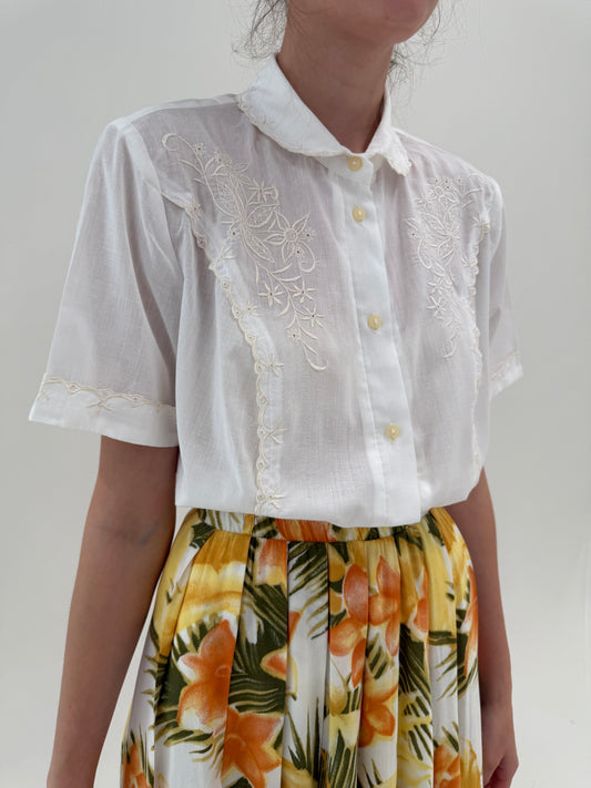 Cămașa vintage din panzica cu broderie fină nude