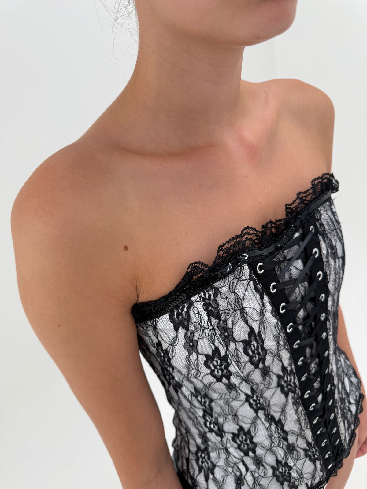 Corset reglabil cu dantelă neagră cu balene ultra modelator