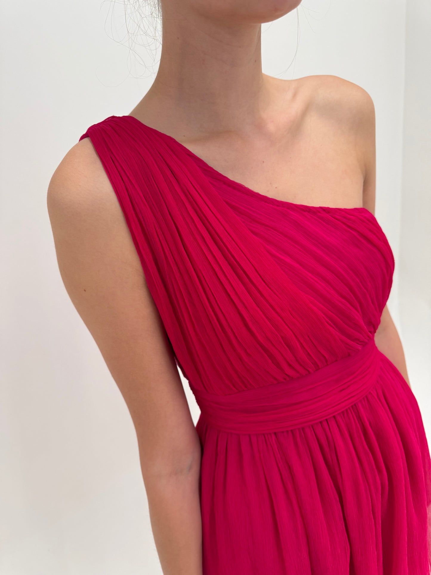 Rochie luxury Gianfranco Ferre din mătase naturală fucsia în croi atemporal