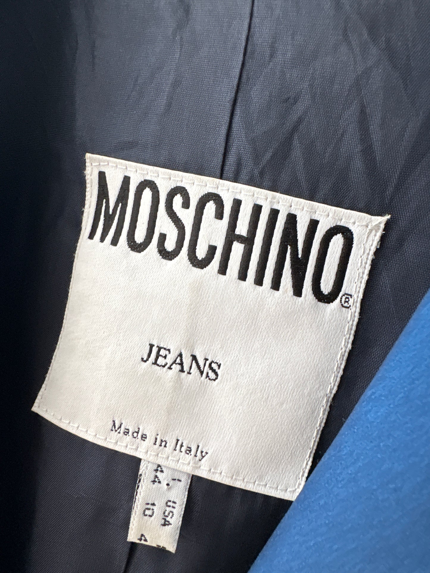 Sacou Moschino de vară în nuanțe superbe de albastru