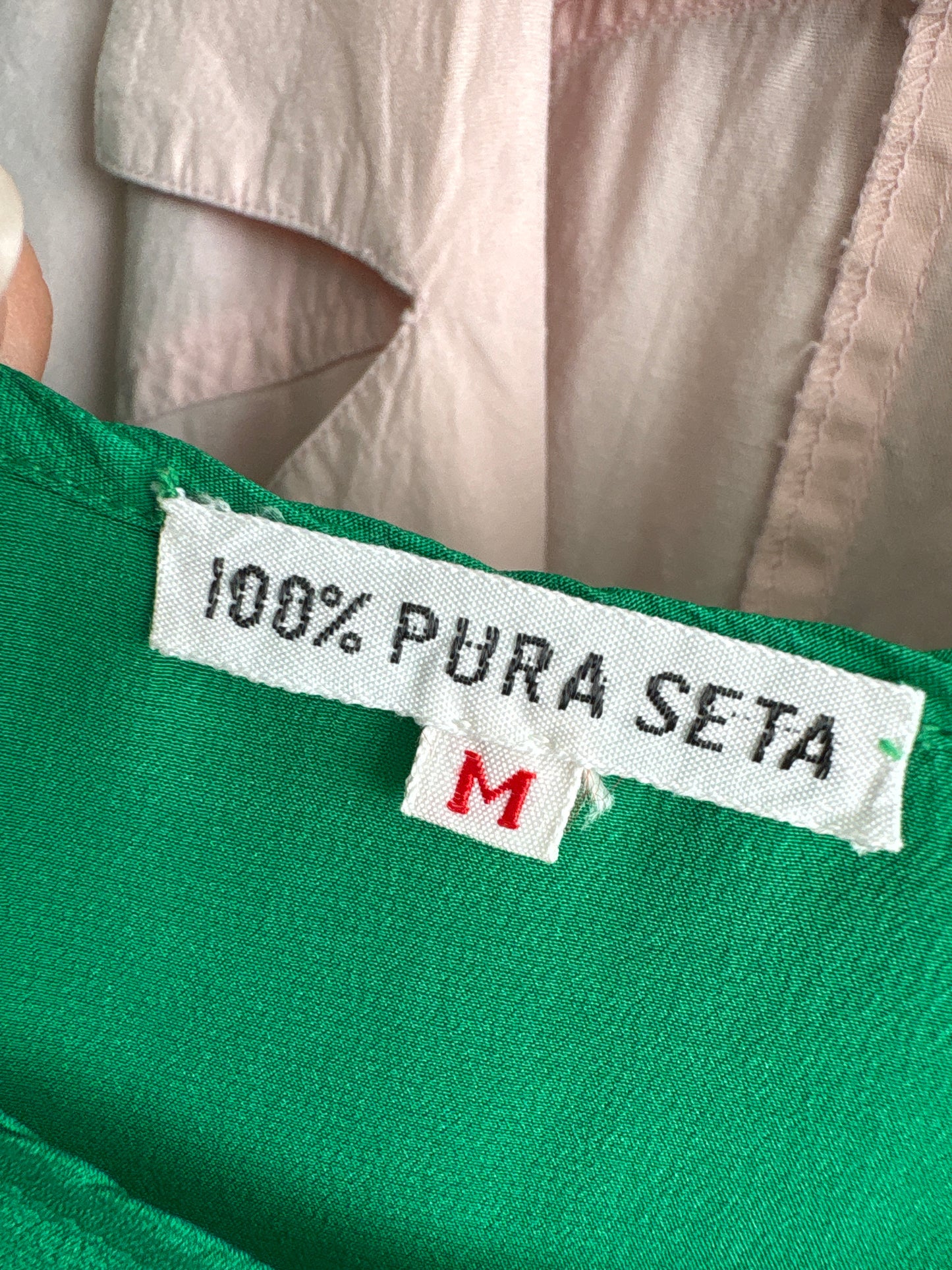 Top italian emerald green din mătase naturală în croi minimalist