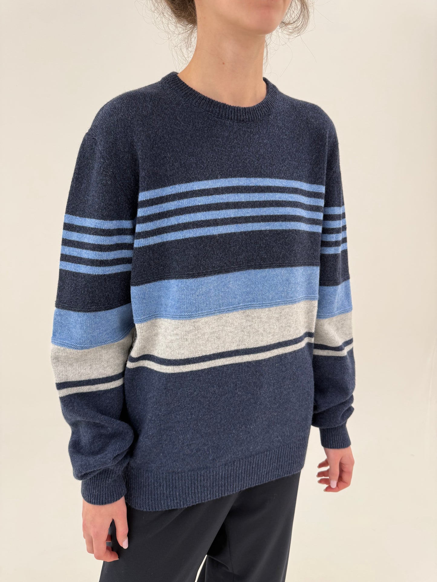 Pulover italian din lana extrafina multiply în nuanțe de albastru