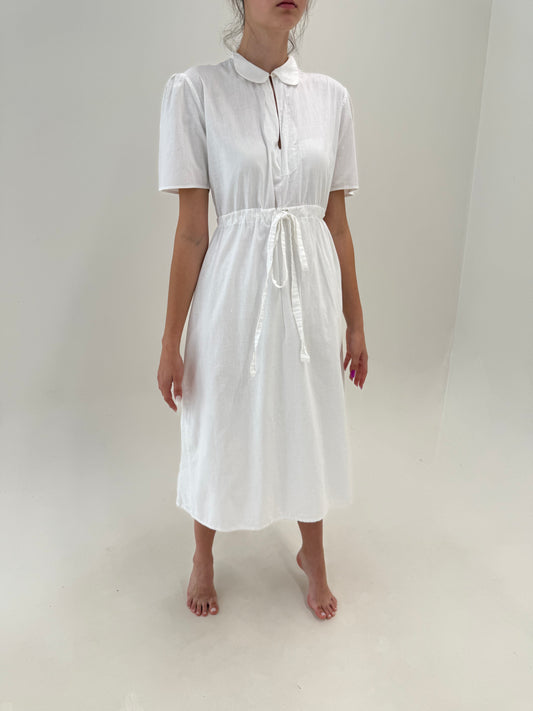 Rochie vintage din pânză excepțională de in cu broderie manuală și talie reglabilă