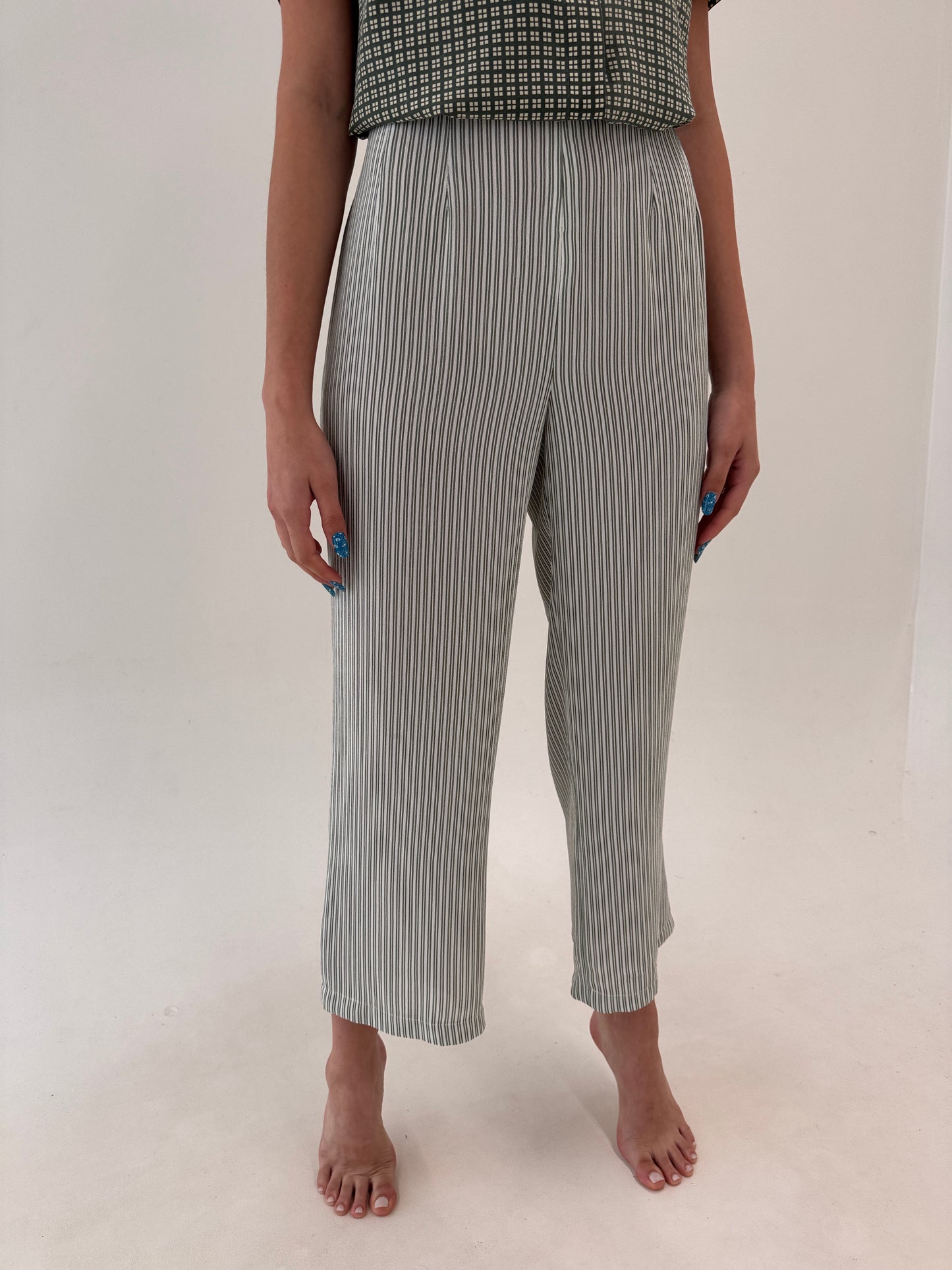Pantaloni business de vară în dungi fine verticale Sage green