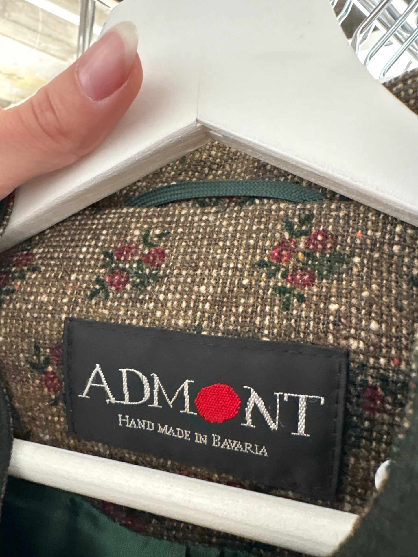 Sacou vintage ușor cambrat din tweed gros cu ținuta și print floral delicat