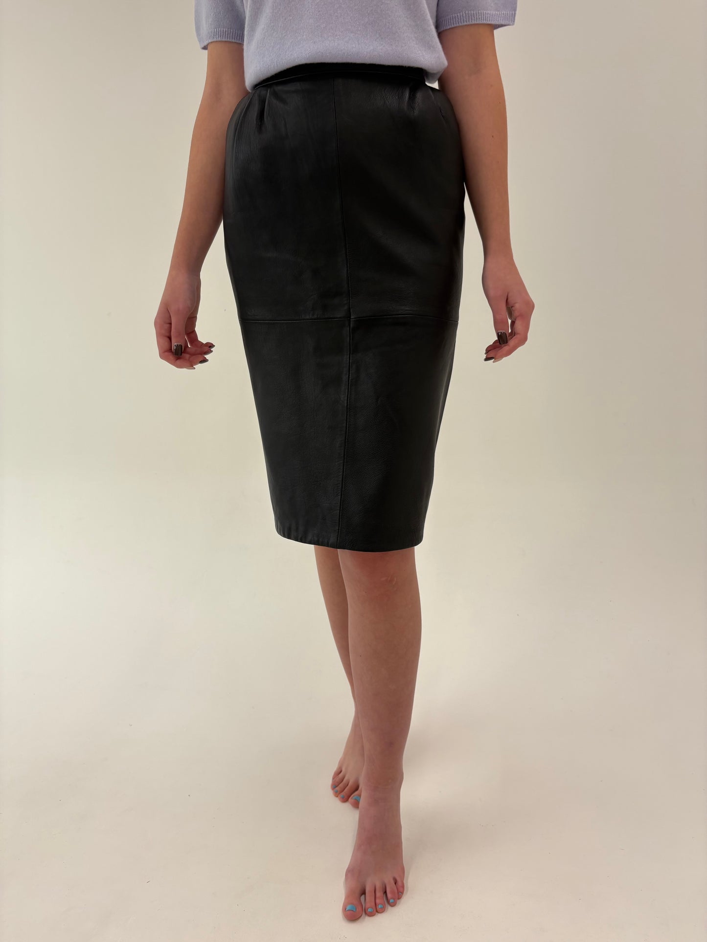 Fustă din piele naturală cu buzunare, talie ultra înaltă și pense