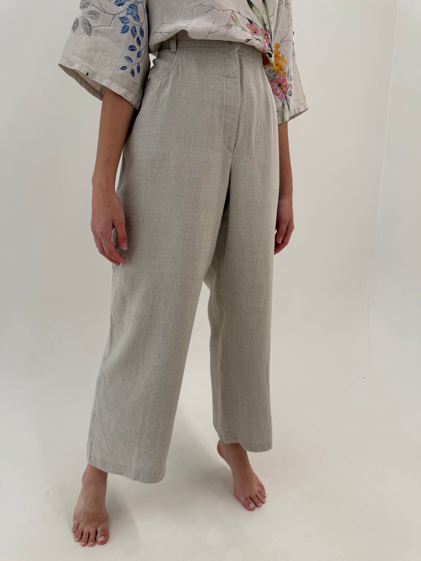 Pantaloni tall din pânză grea de in warm gray cu talie super înaltă si pense
