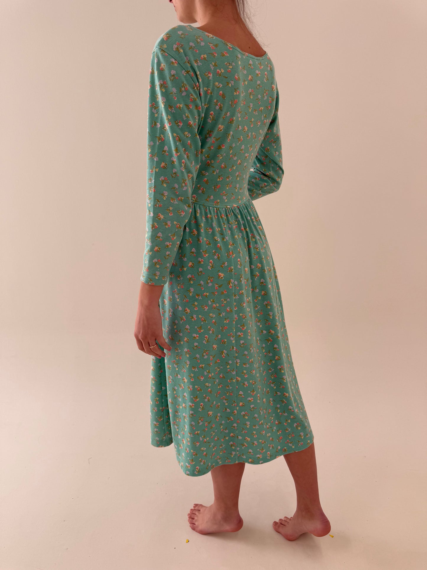 Rochie vintage din bumbac în croi ușor cambrat cu buzunare și culori