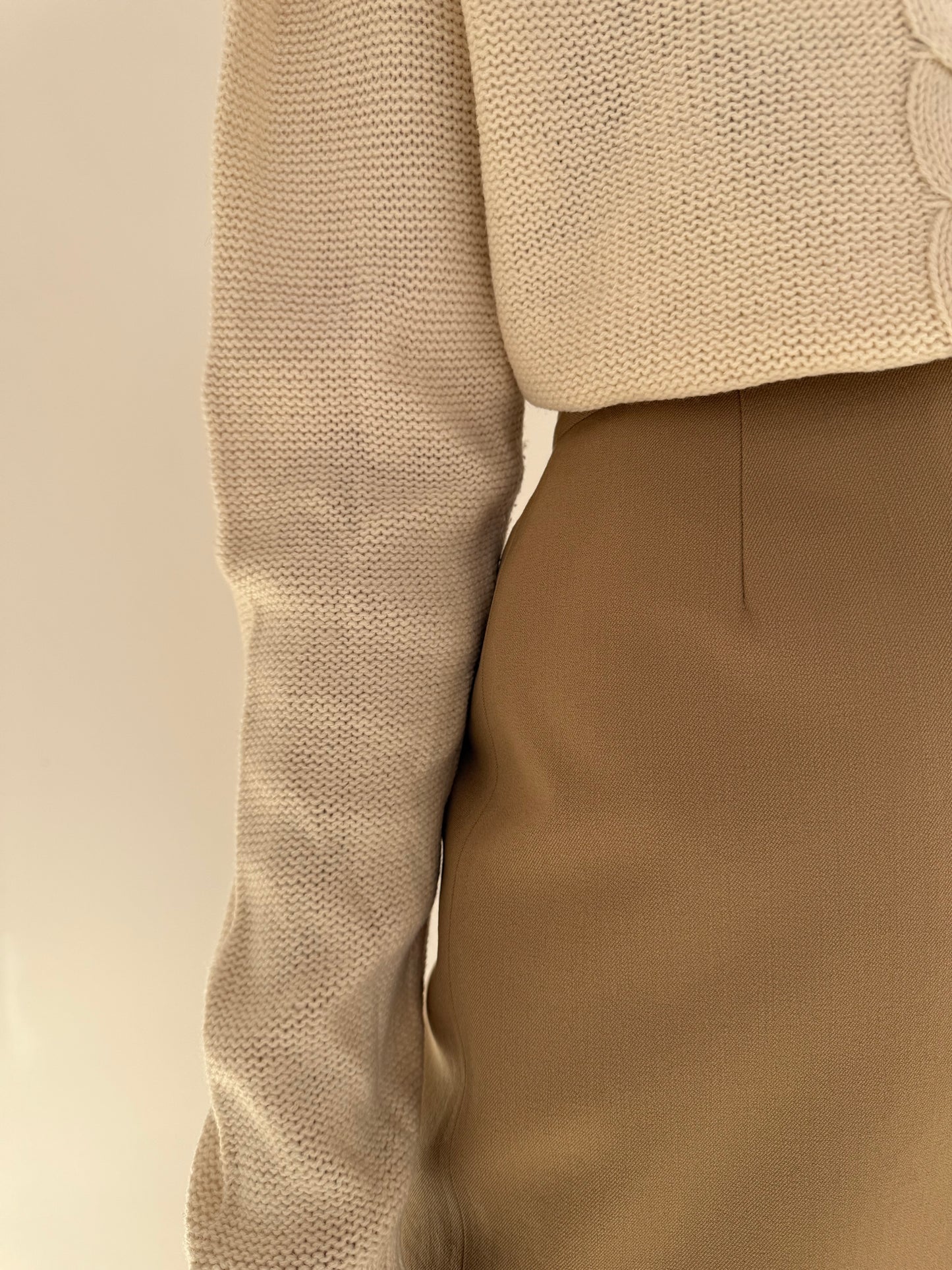 Fustă high end camel din stofă de lana extrafina ușor structurată strech