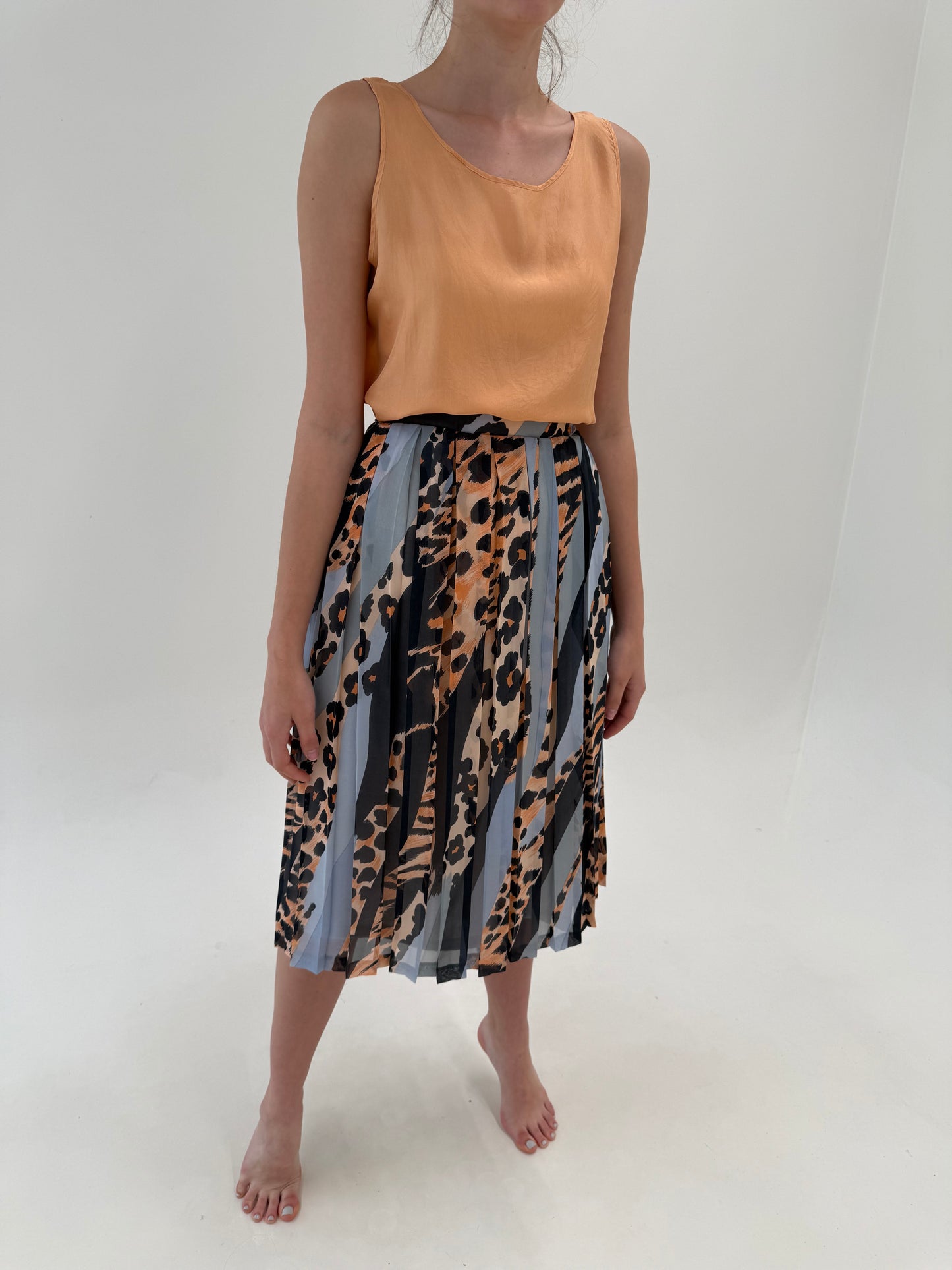 Set vintage cu animal print stilizat și fustă midi în A cu sacou / top cambrat