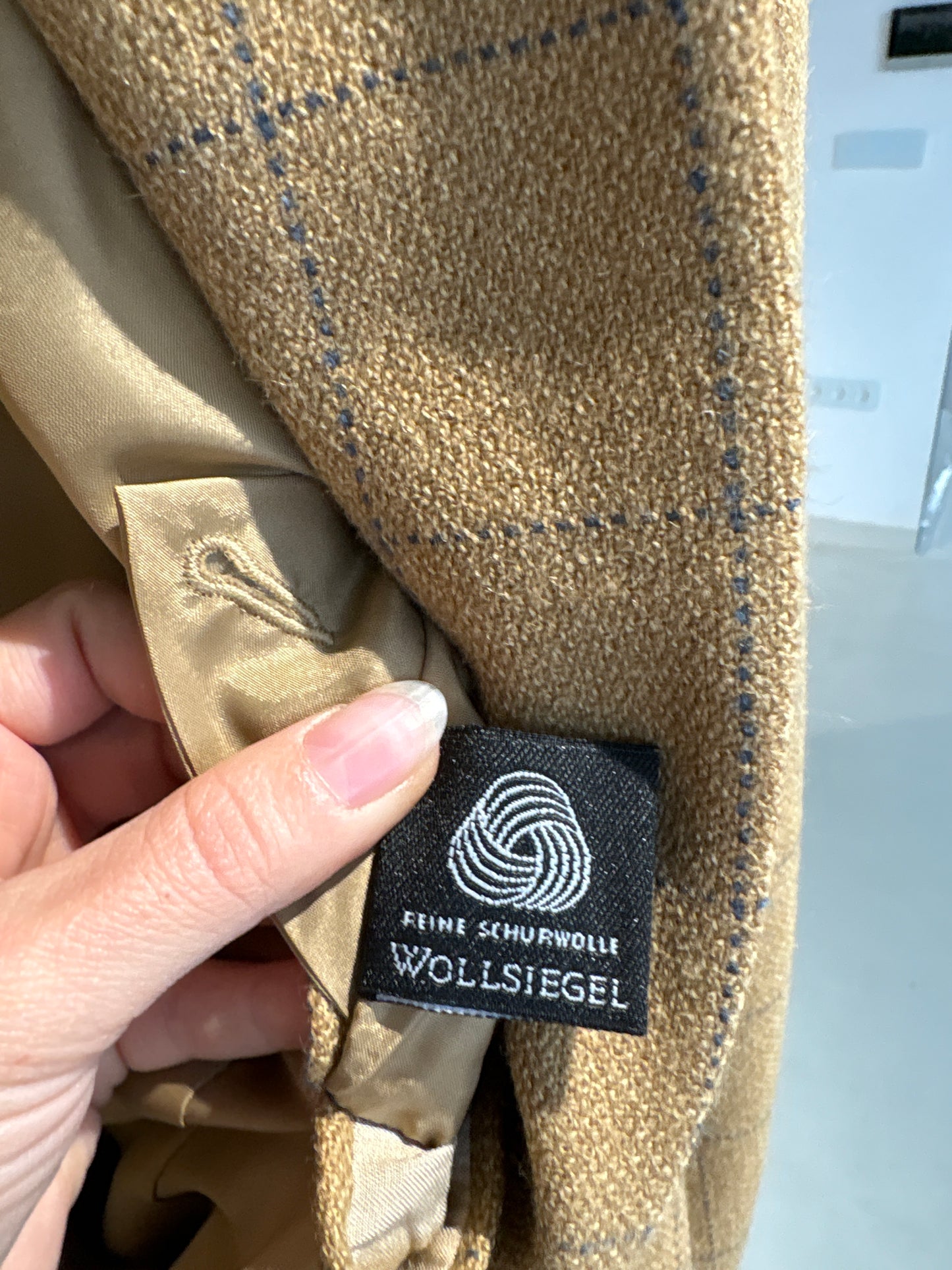 Sacou camel în croi actual din tweed gros de lana pura certificată