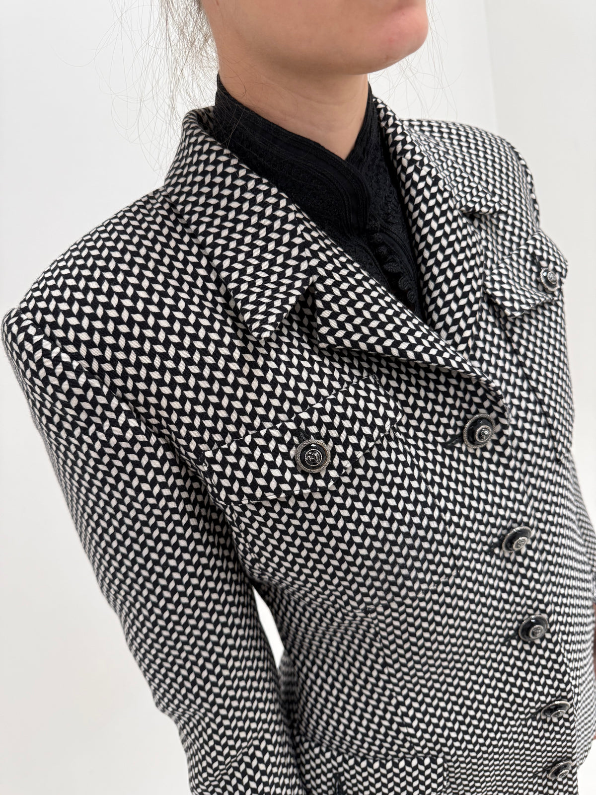 Sacou Versace old vintage cu nasturi logotyped Medusa și tailoring structurat din lana