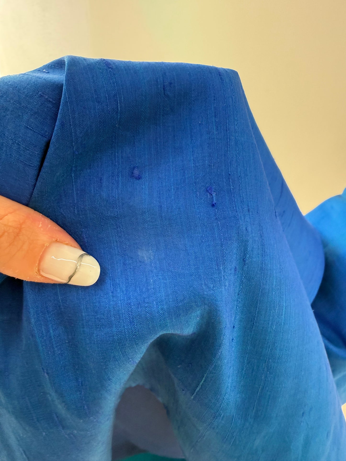 Deux piece din mătase naturală dupioni albastru regal de la zi la seară