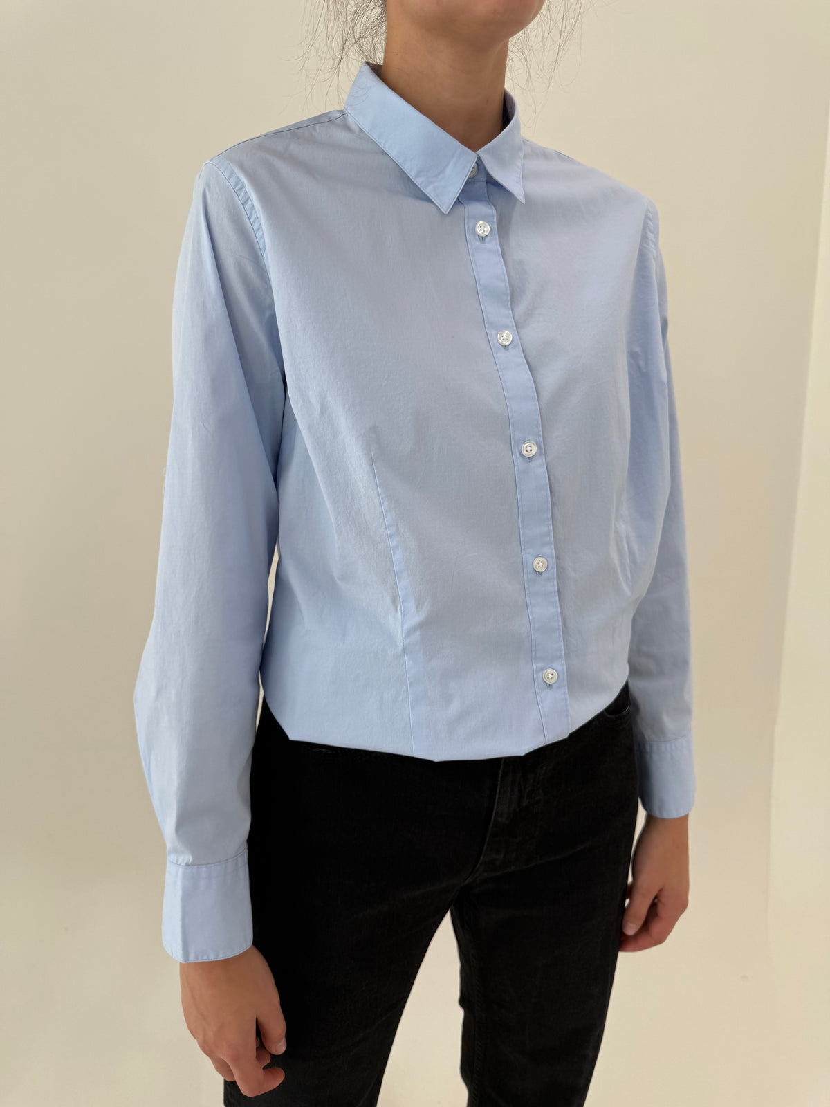 Cămașa clasică baby blue în croi ușor cambrat din poplin premium de bumbac