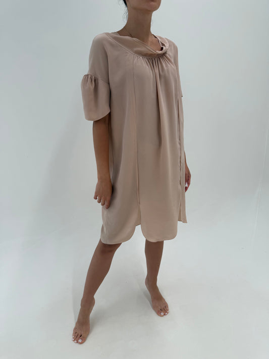 Rochie Miu Miu din mătase matuala nude în croi amplu drapat ultra confortabil