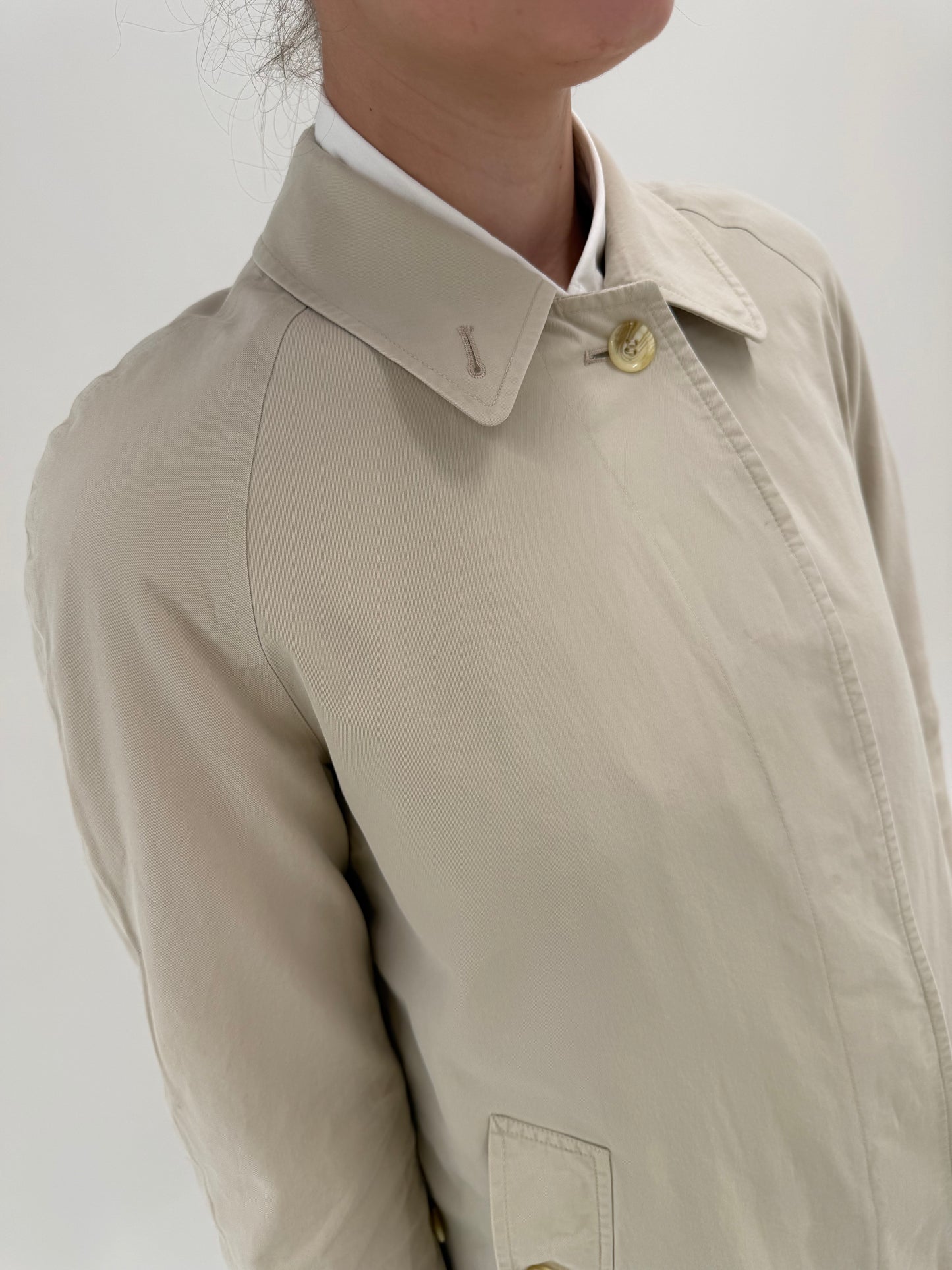 Trench Burberry vintage petite light nude în croi clasic