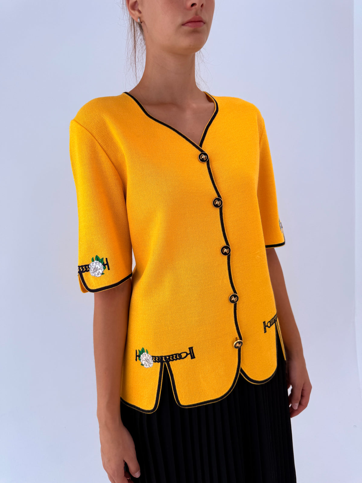 Top vintage italian din bumbac dens excepțional cu broderie și nasturi bijuterie