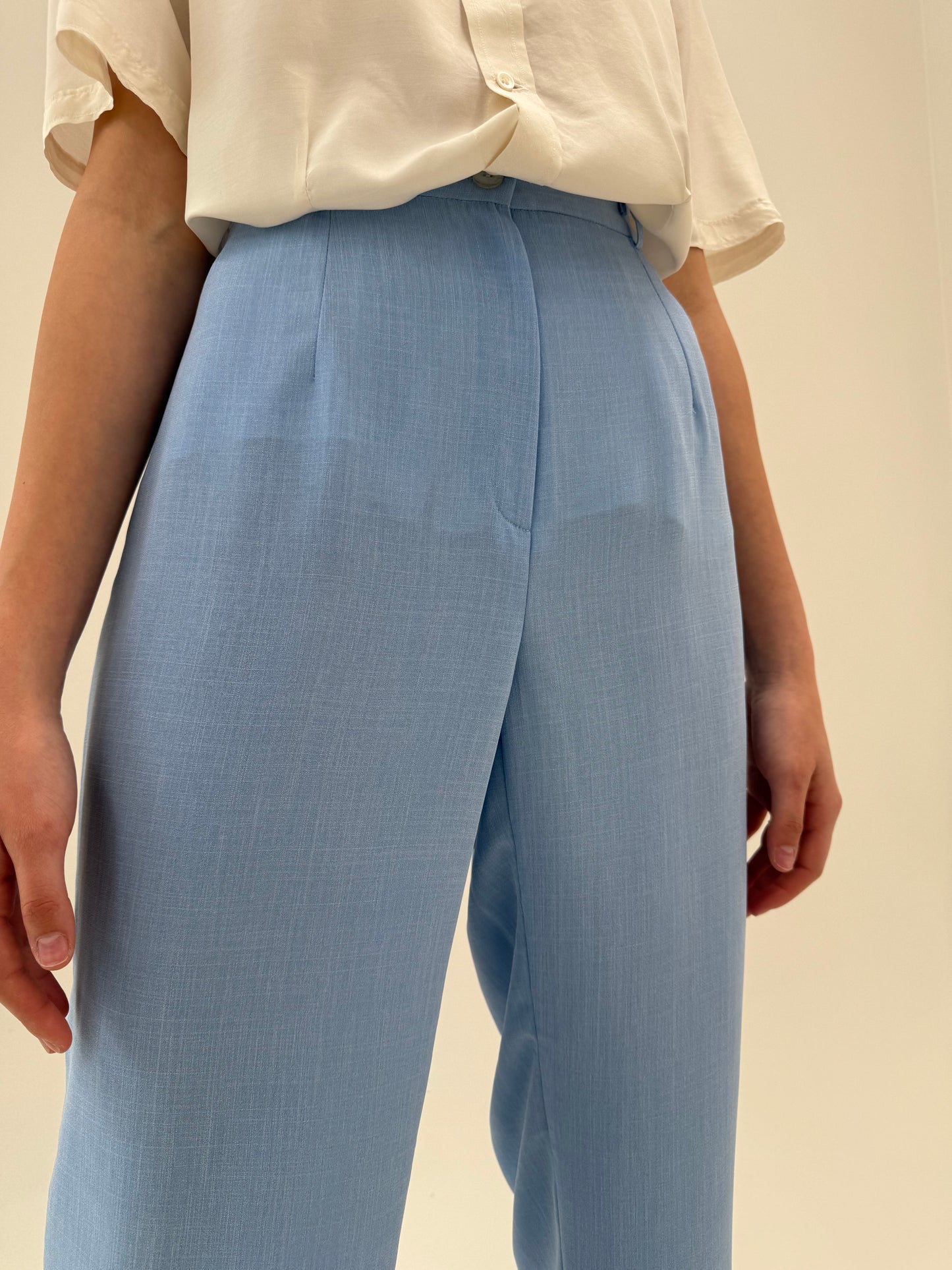 Pantaloni tall in croi drept baby blue din pânză de in și vascoza